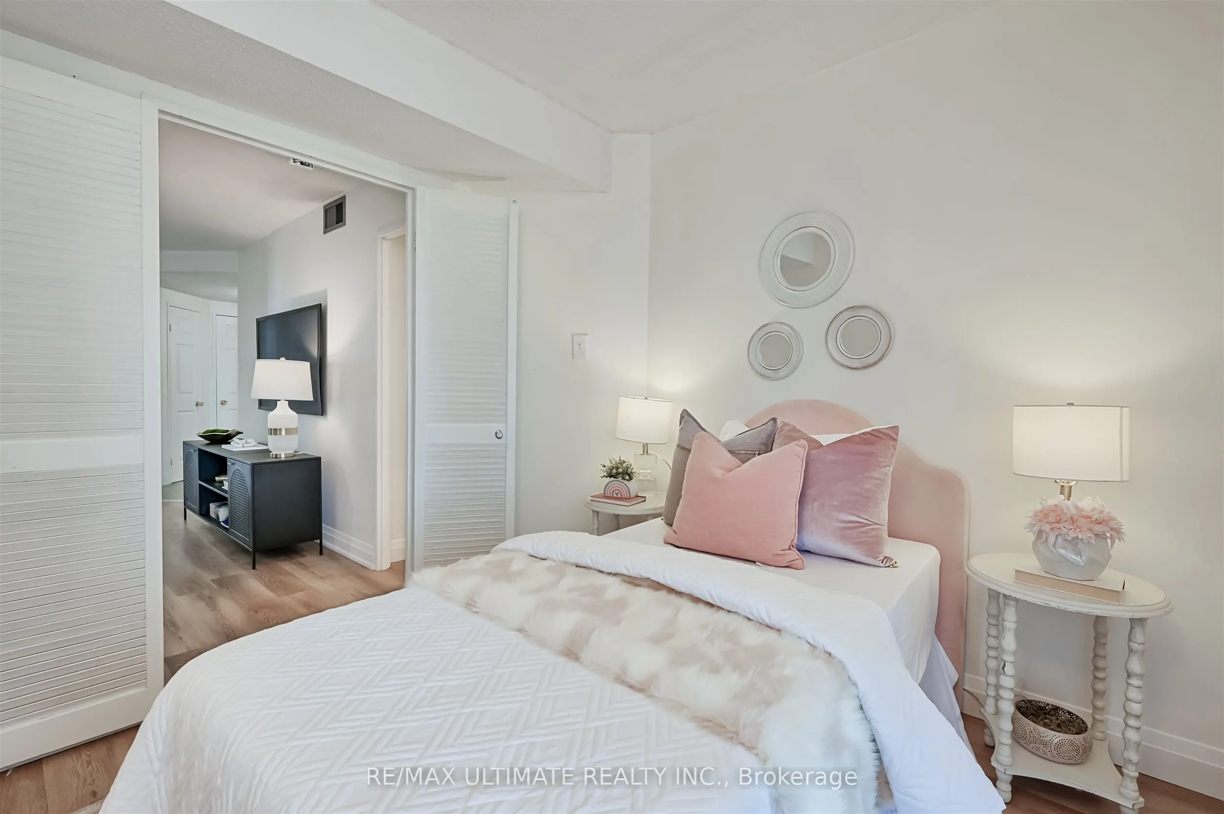 55 Centre Avenue, #2206