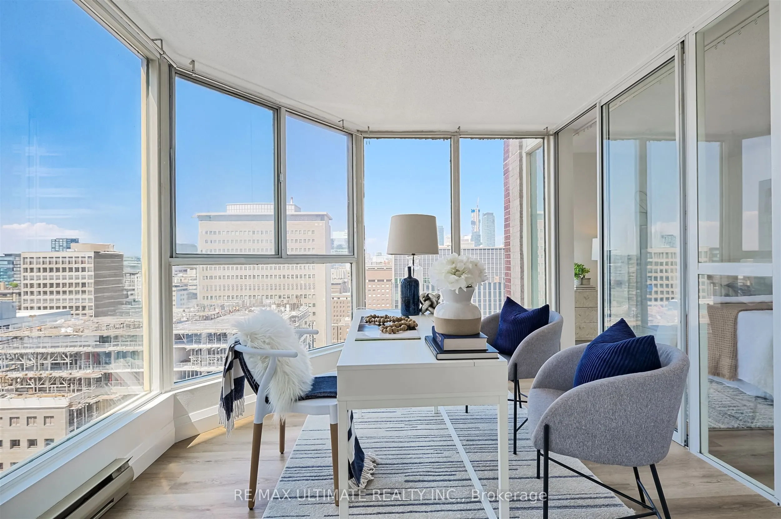 55 Centre Avenue, #2206