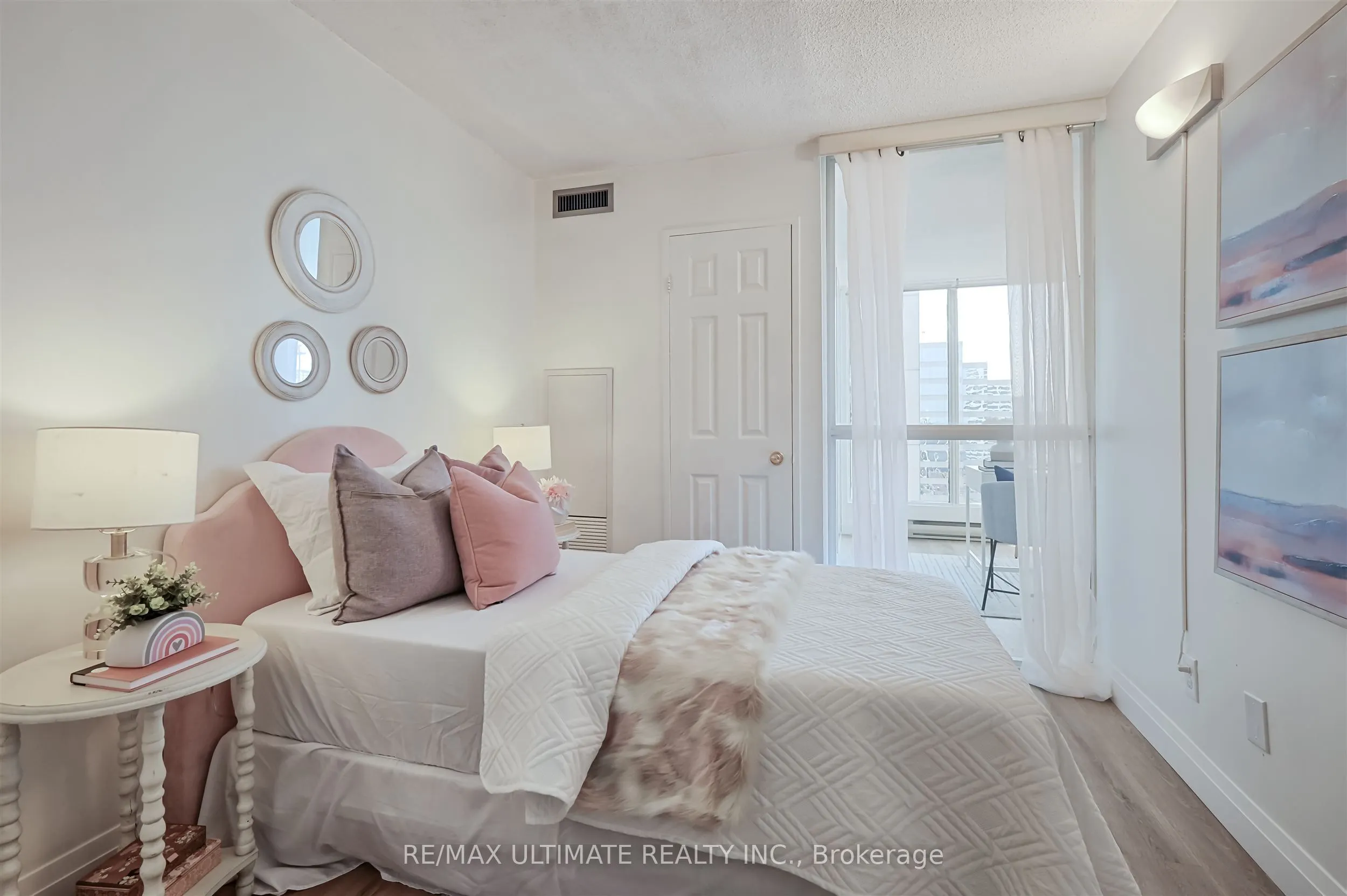 55 Centre Avenue, #2206