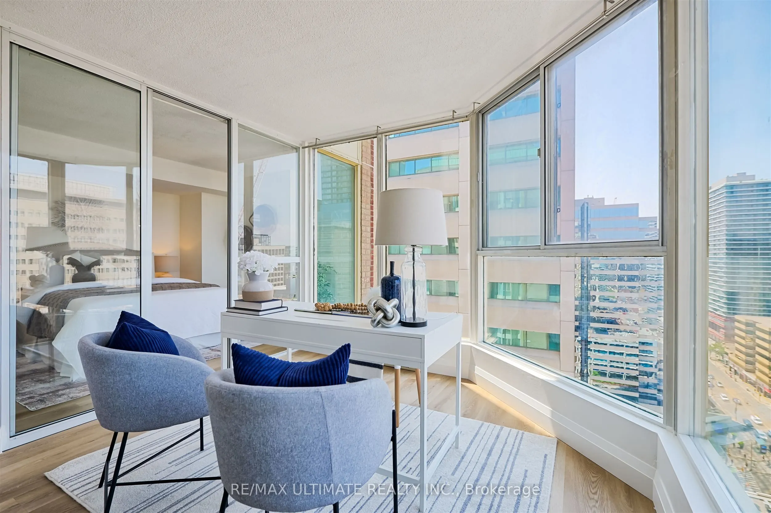 55 Centre Avenue, #2206