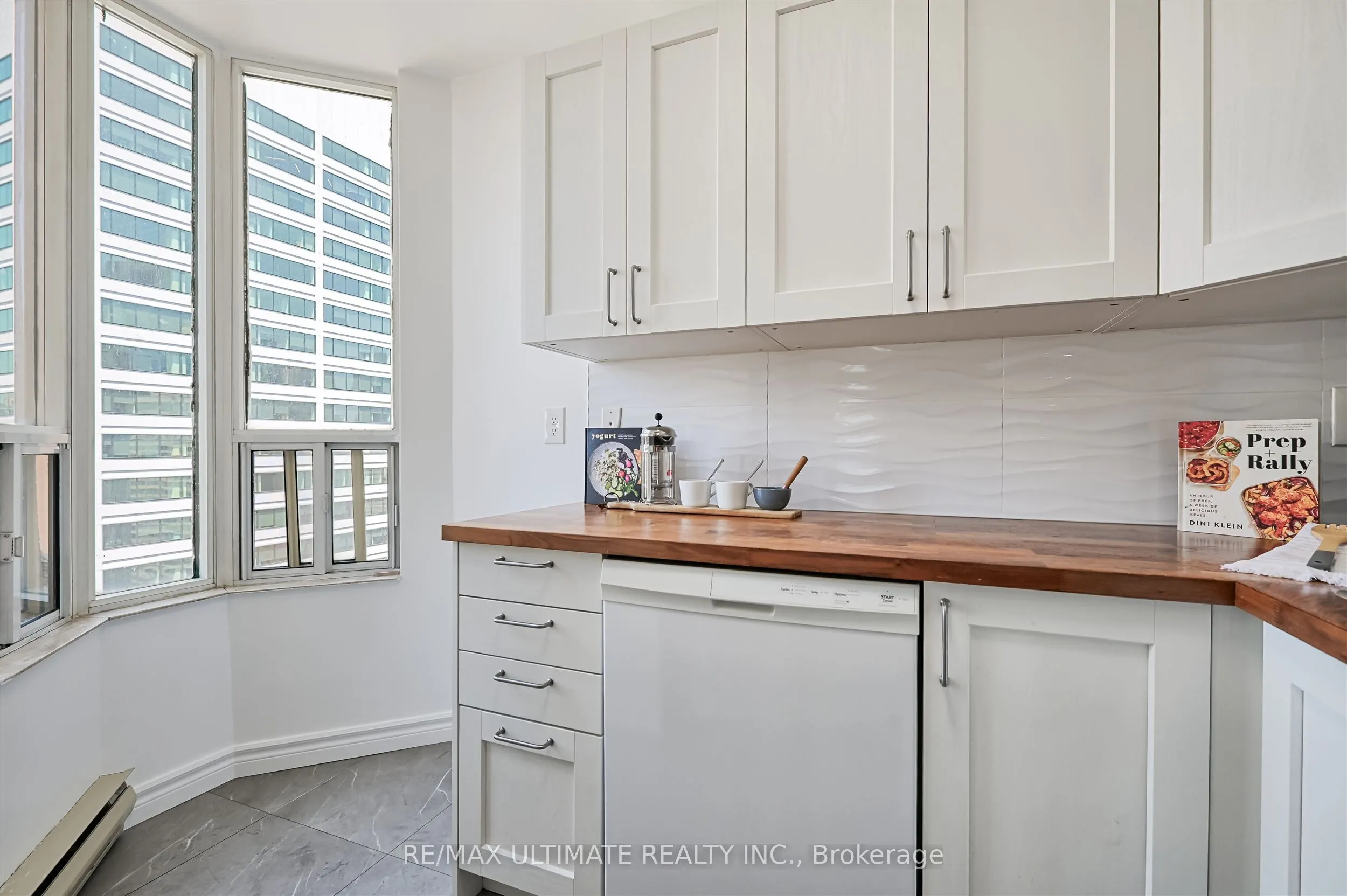 55 Centre Avenue, #2206