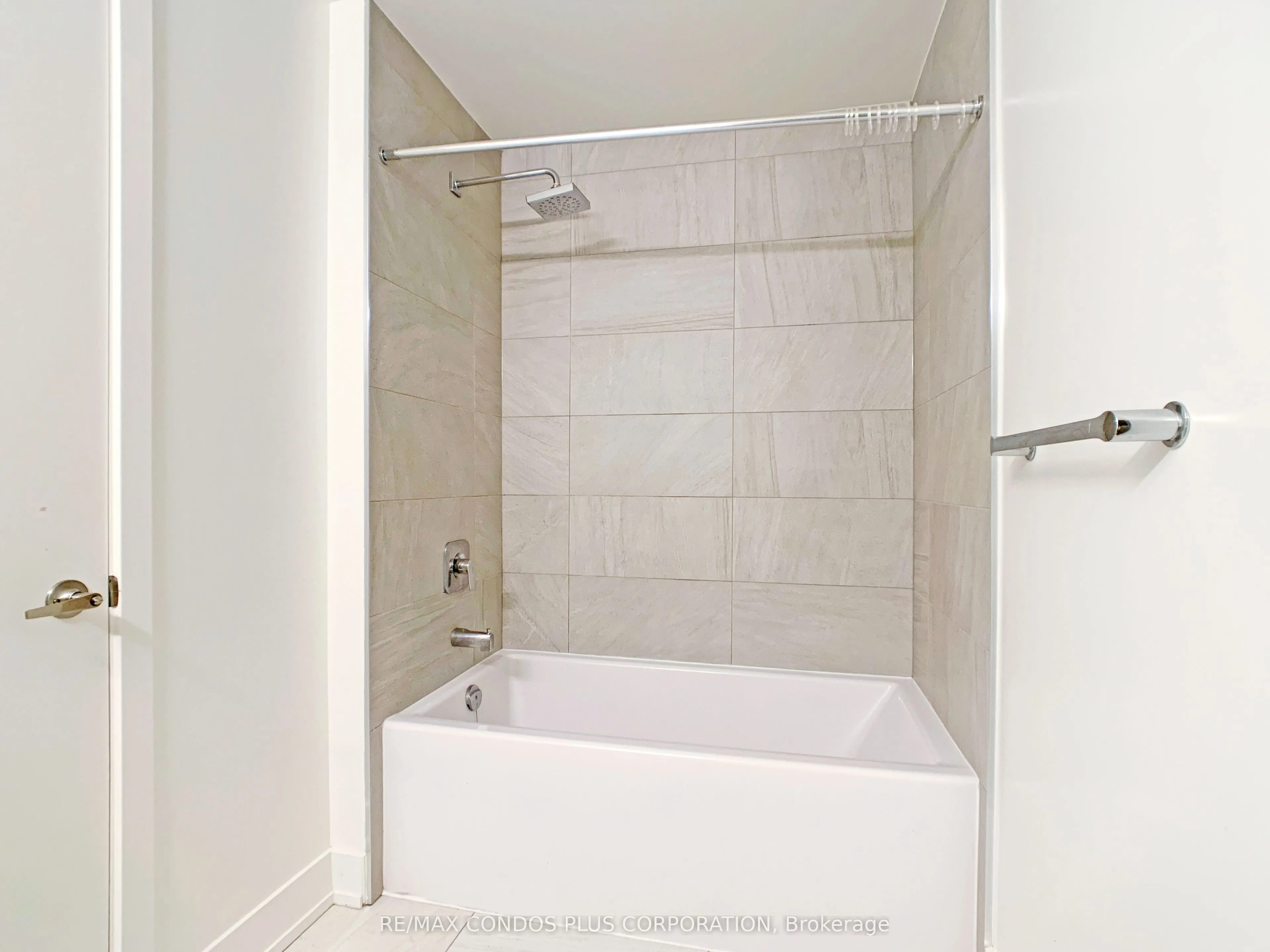 180 Fairview Mall Drive, #903