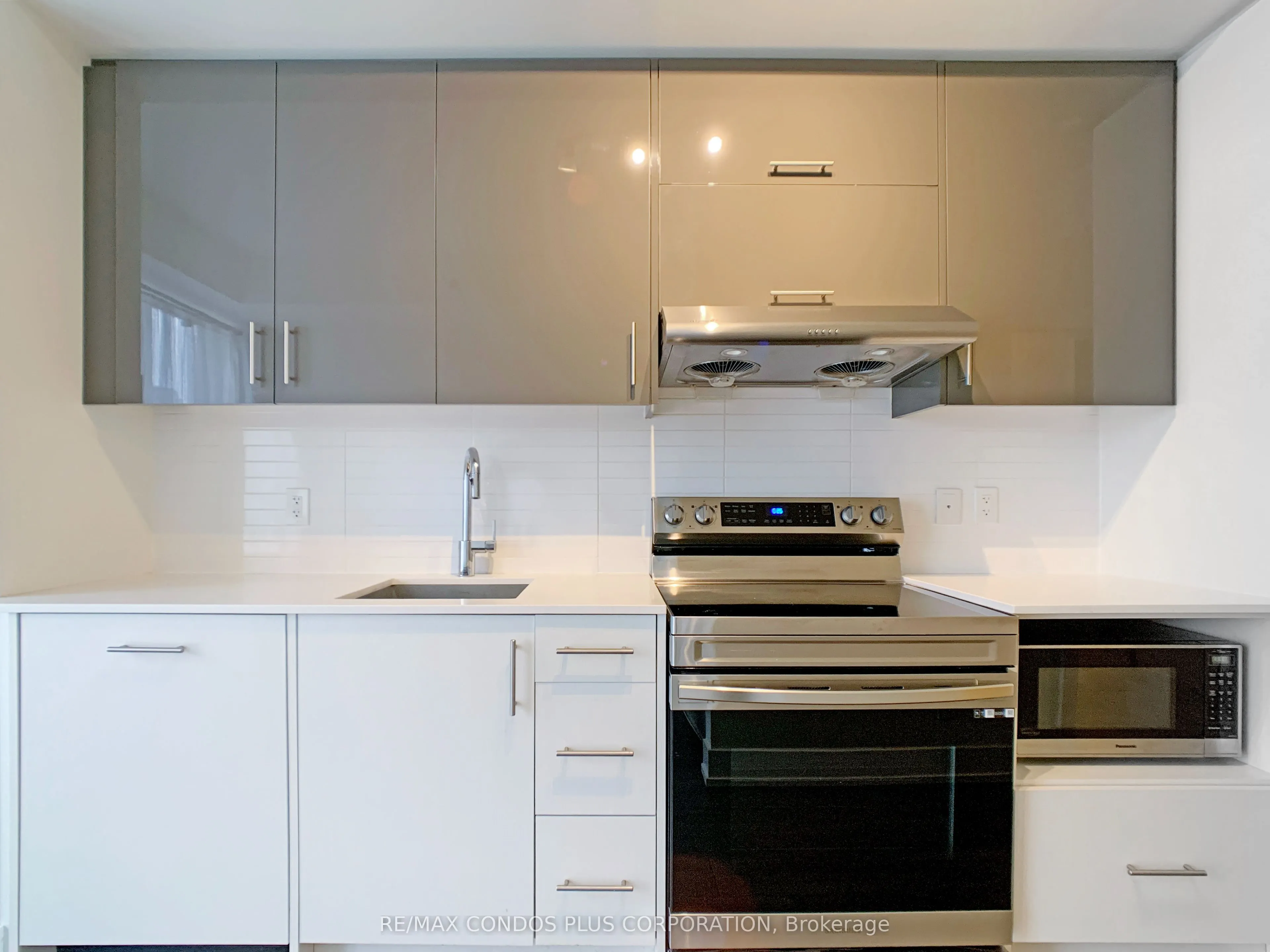 180 Fairview Mall Drive, #903