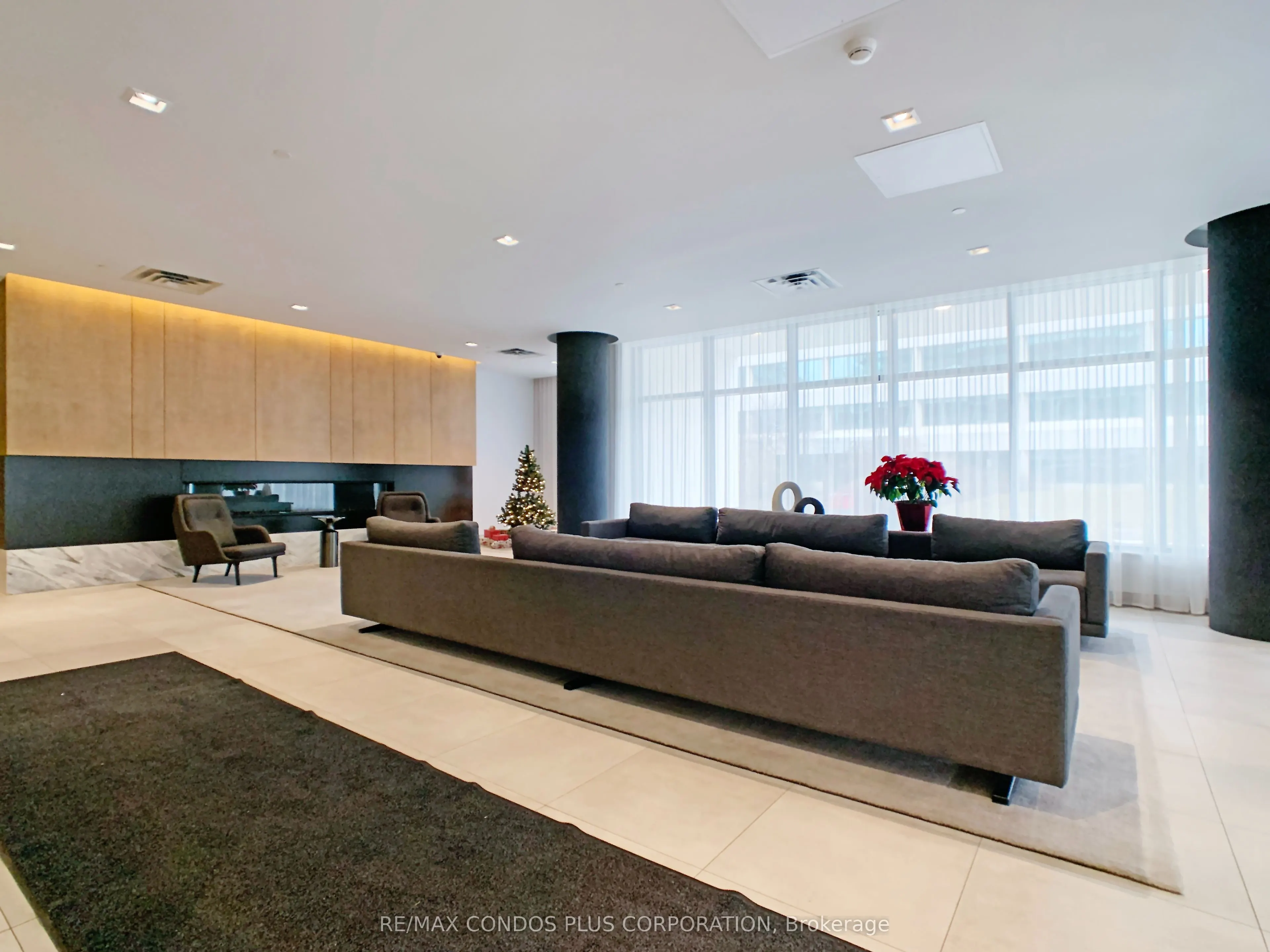 180 Fairview Mall Drive, #903