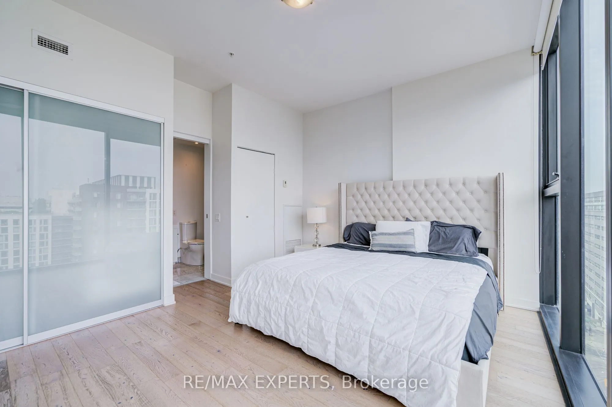 629 King Street W, #PH1418