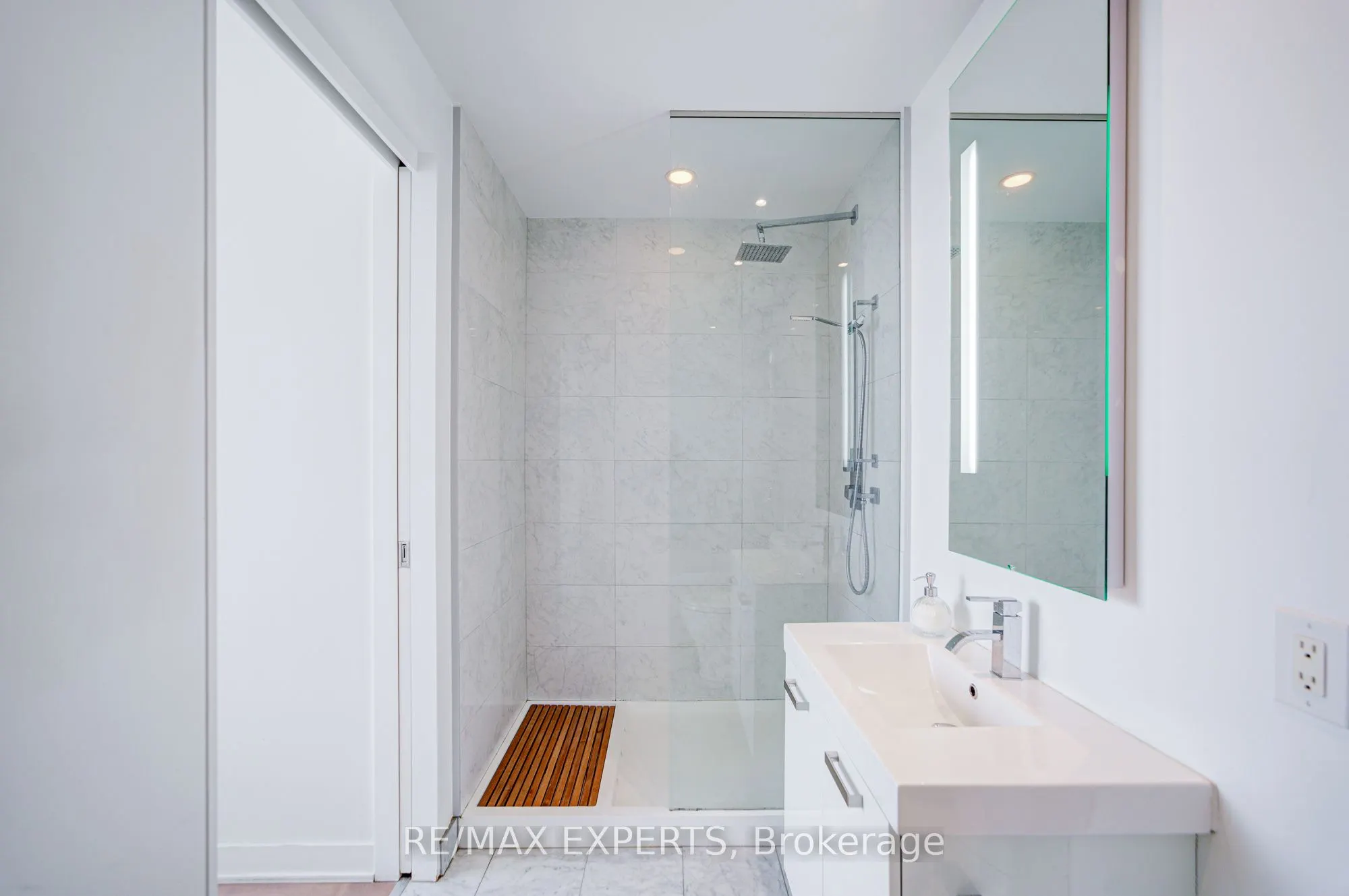 629 King Street W, #PH1418