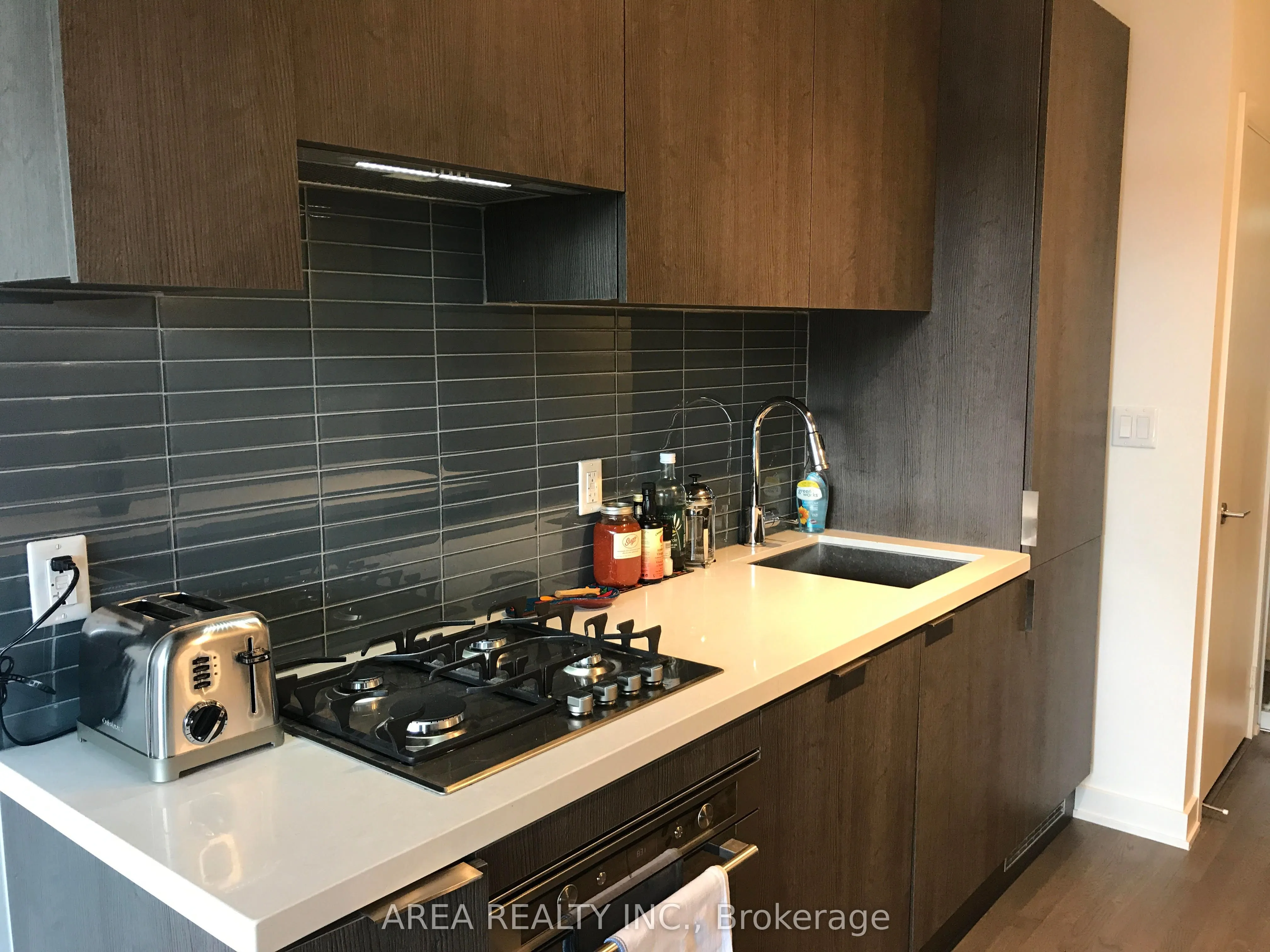 109 Ossington Avenue, #210