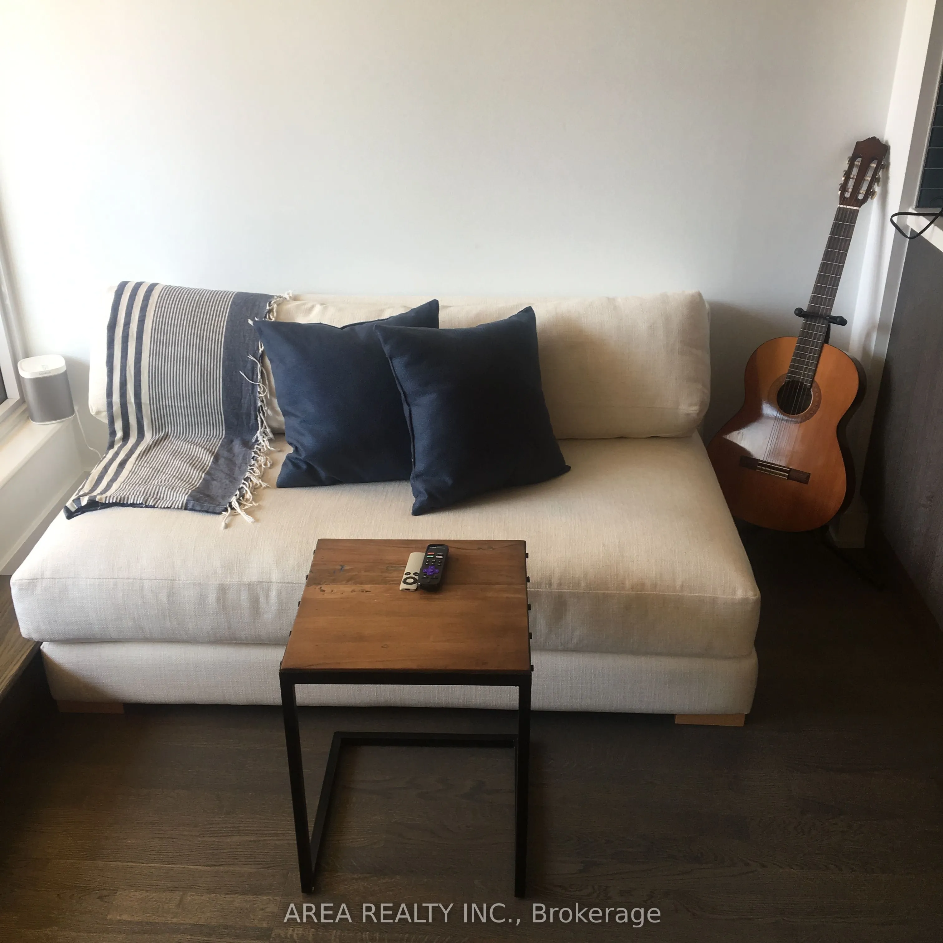 109 Ossington Avenue, #210