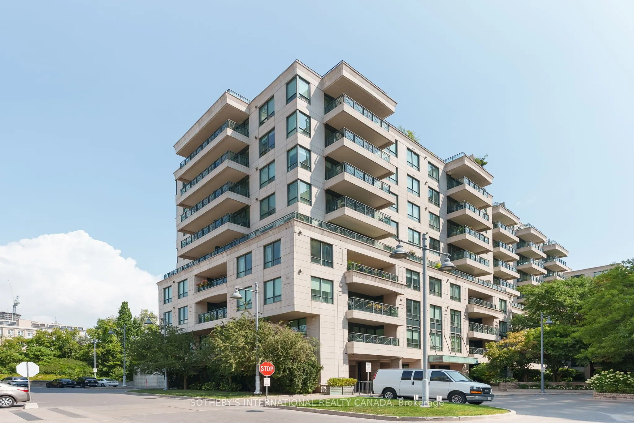 20 Scrivener Square, #304