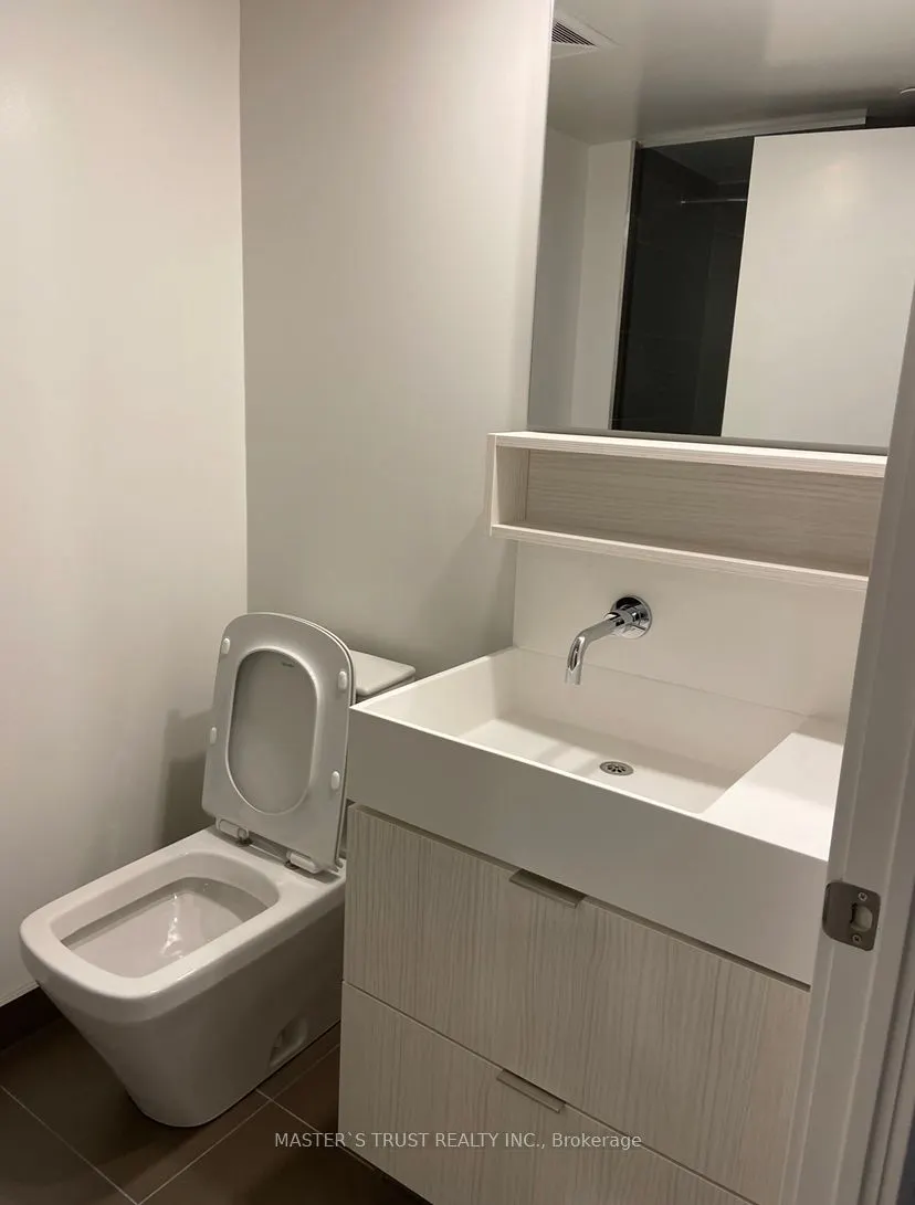 5 Soudan Avenue, #711