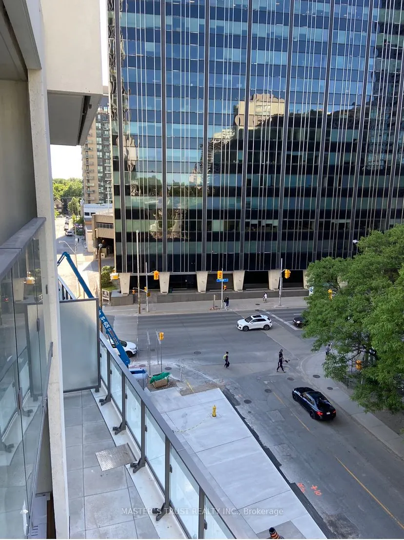 5 Soudan Avenue, #711
