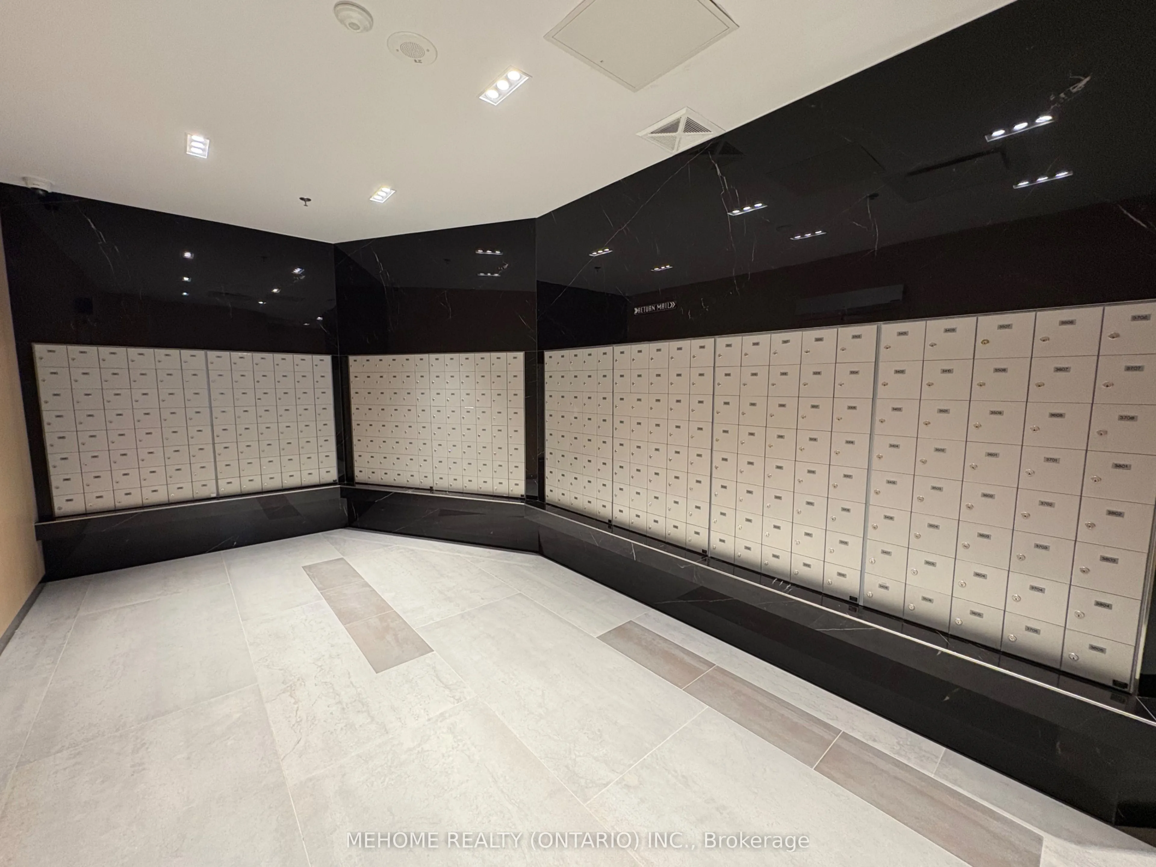 21 Carlton Street, #1605
