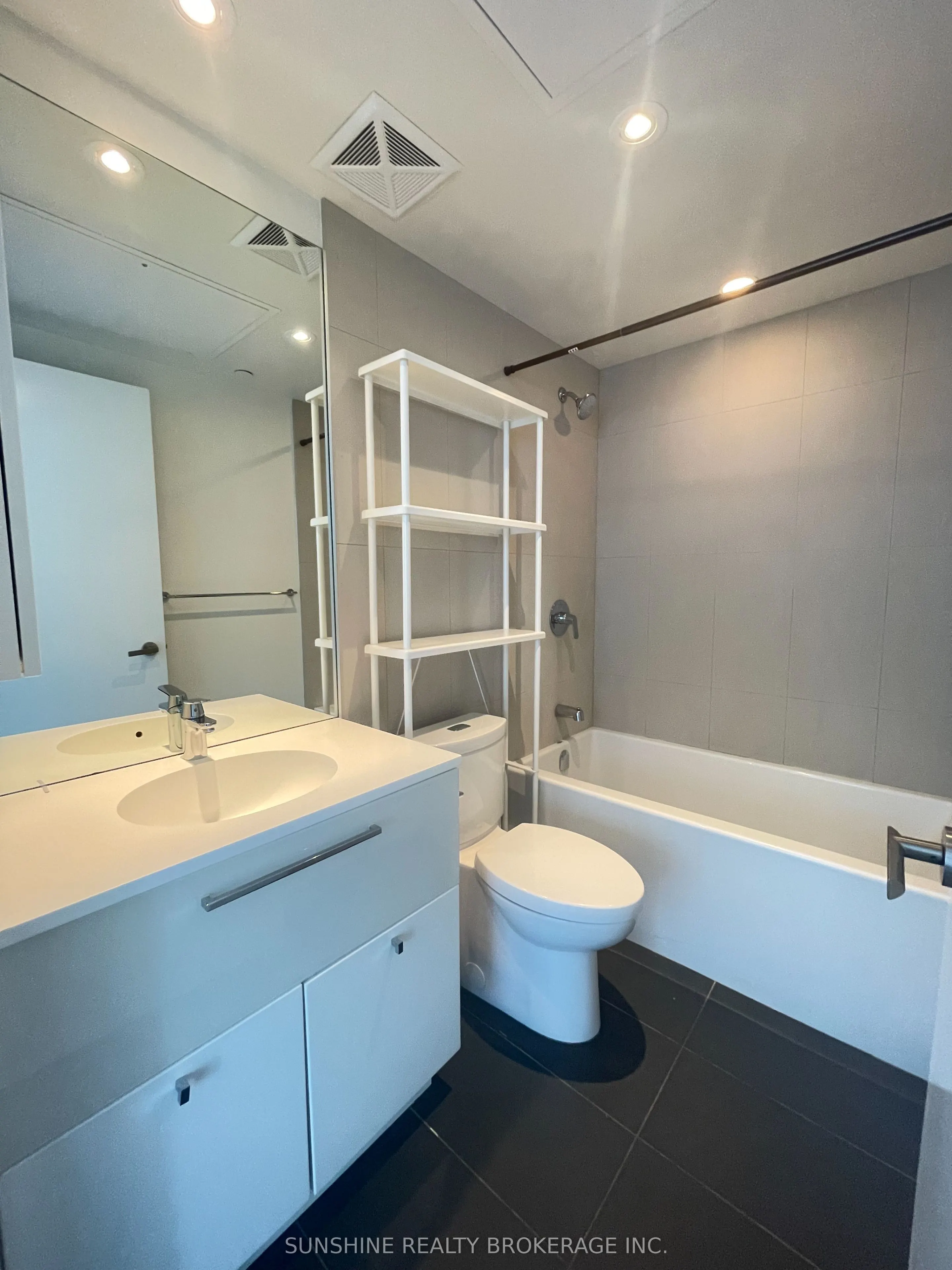 15 Grenville Street, #4108