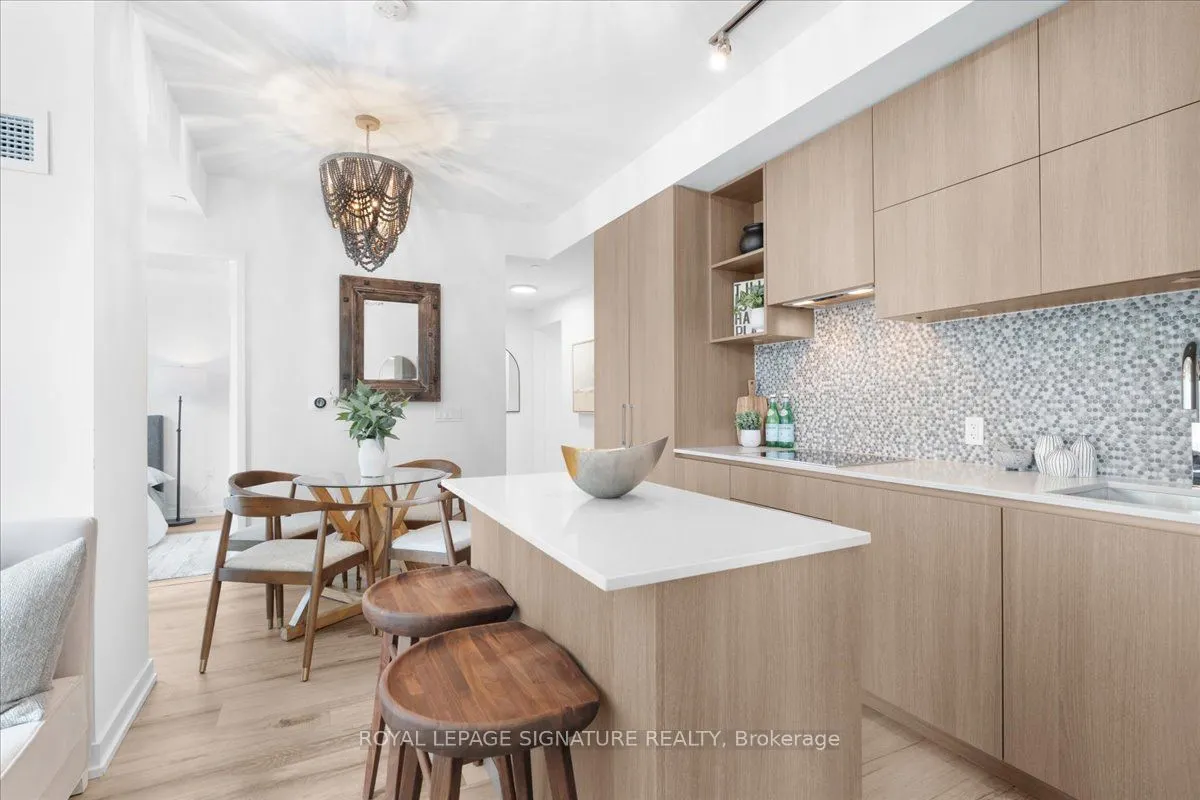 1 Yorkville Avenue, #1402