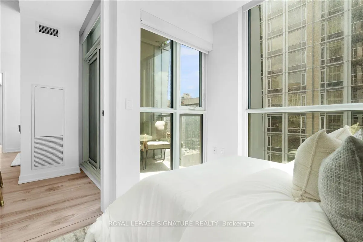 1 Yorkville Avenue, #1402
