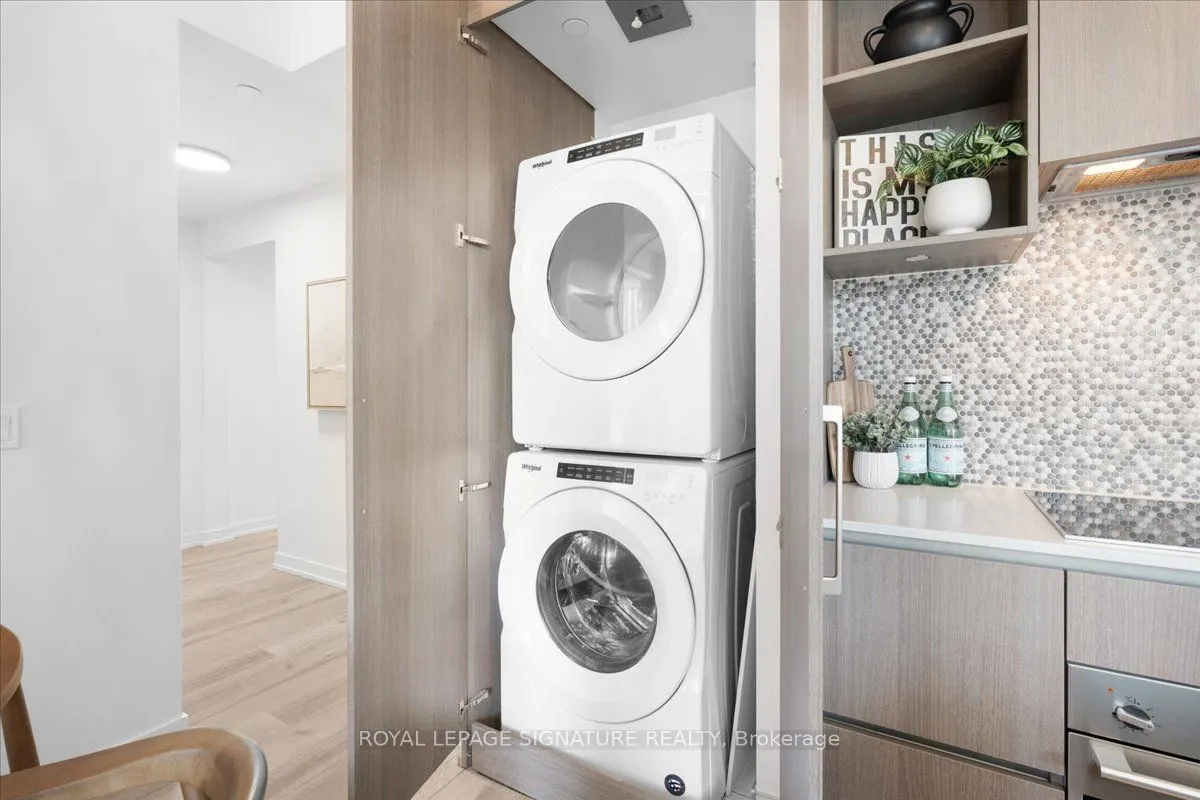 1 Yorkville Avenue, #1402