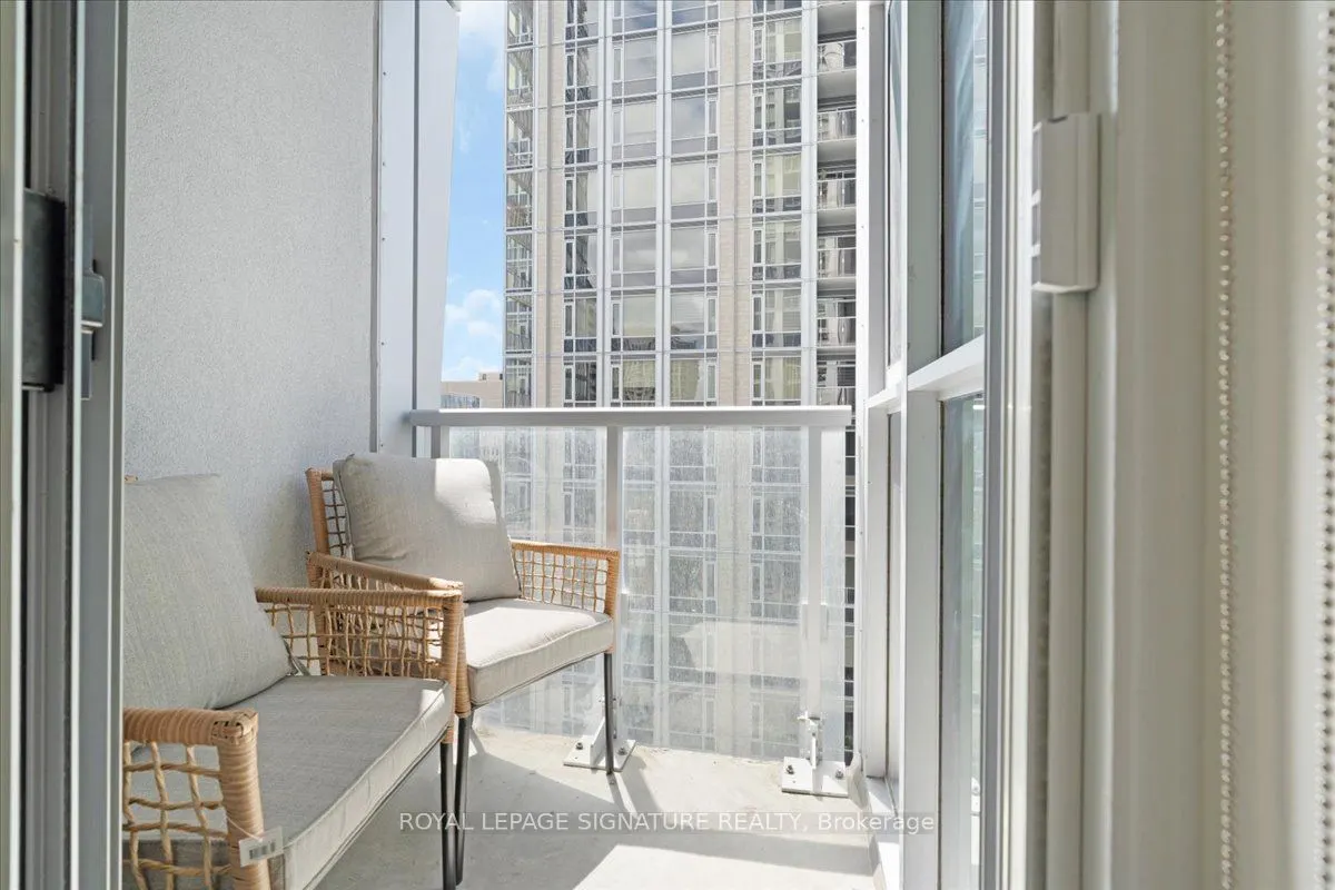 1 Yorkville Avenue, #1402