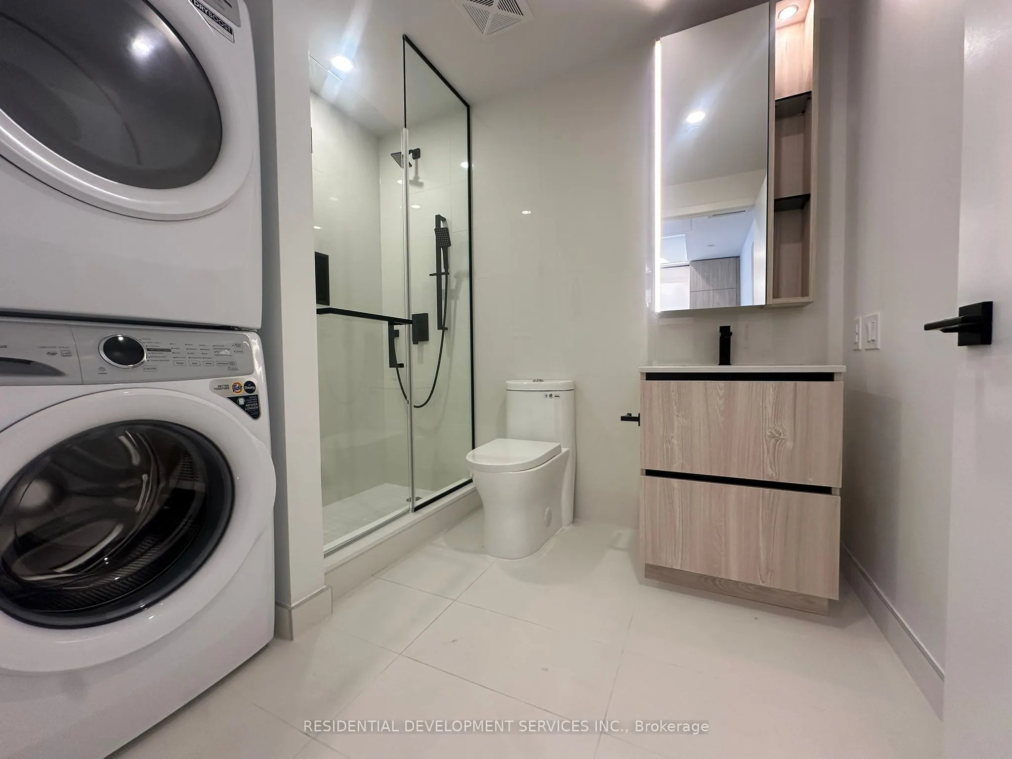 699 Sheppard Avenue E, #512