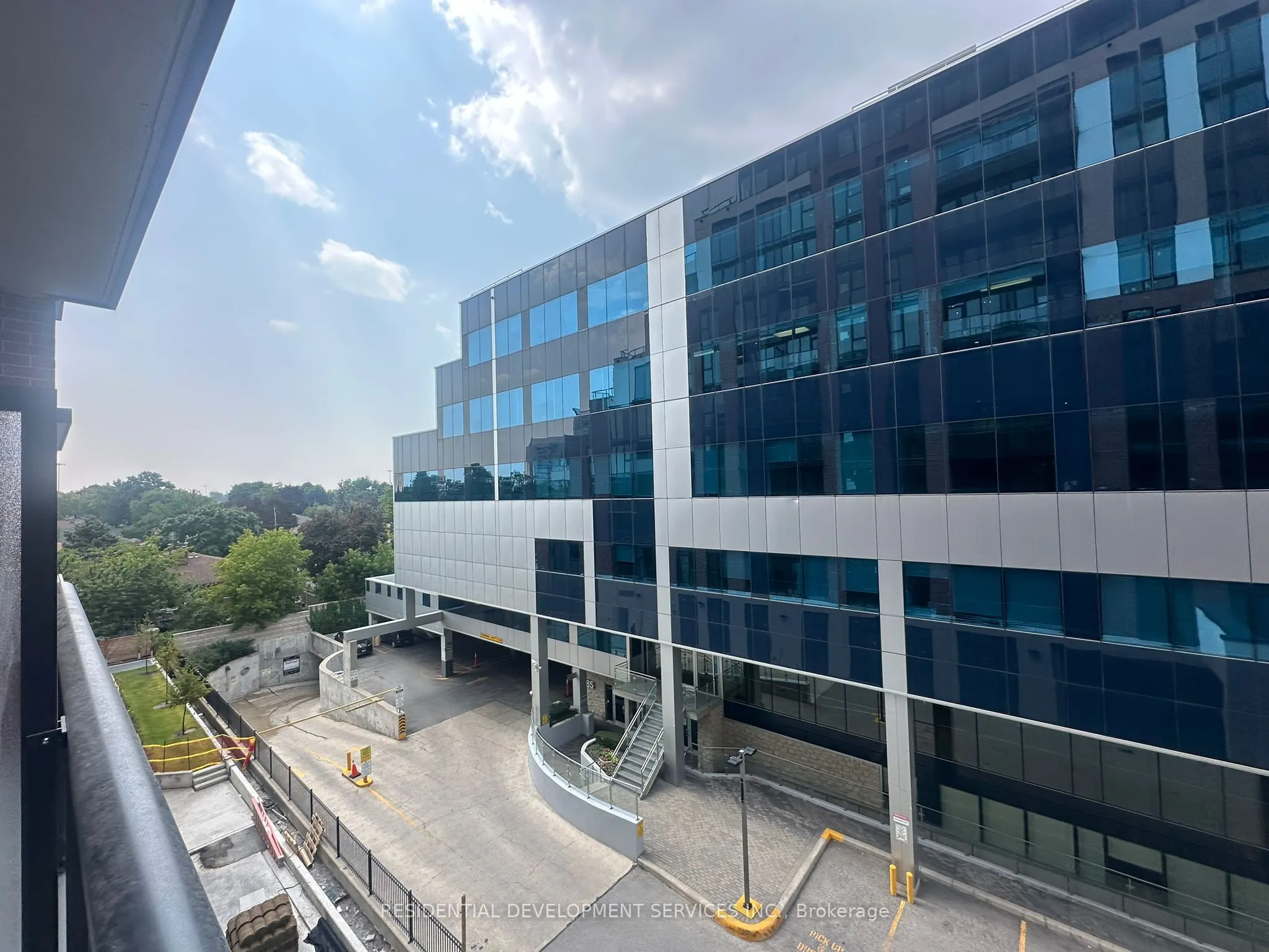 699 Sheppard Avenue E, #512