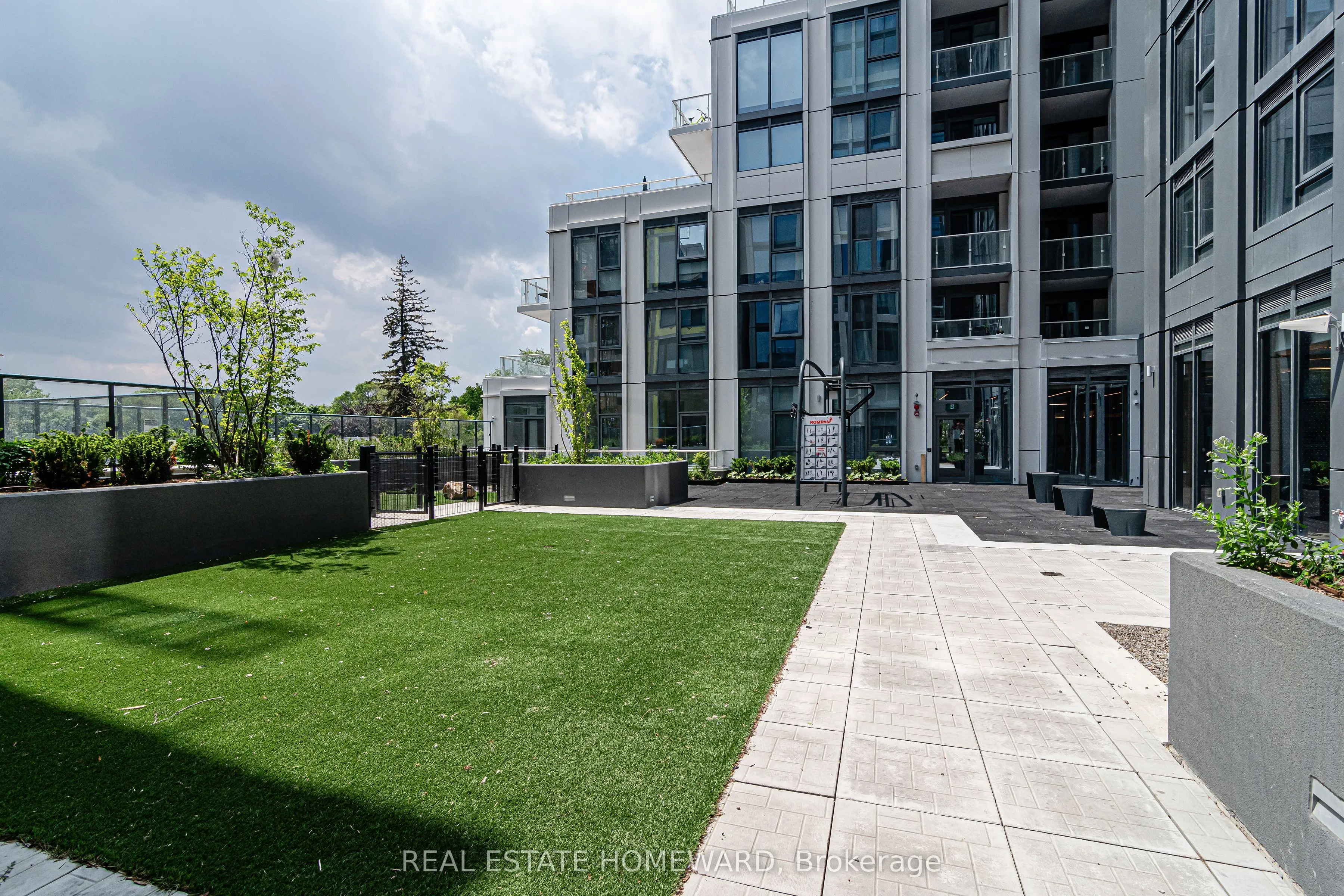 2020 Bathurst Street, #502