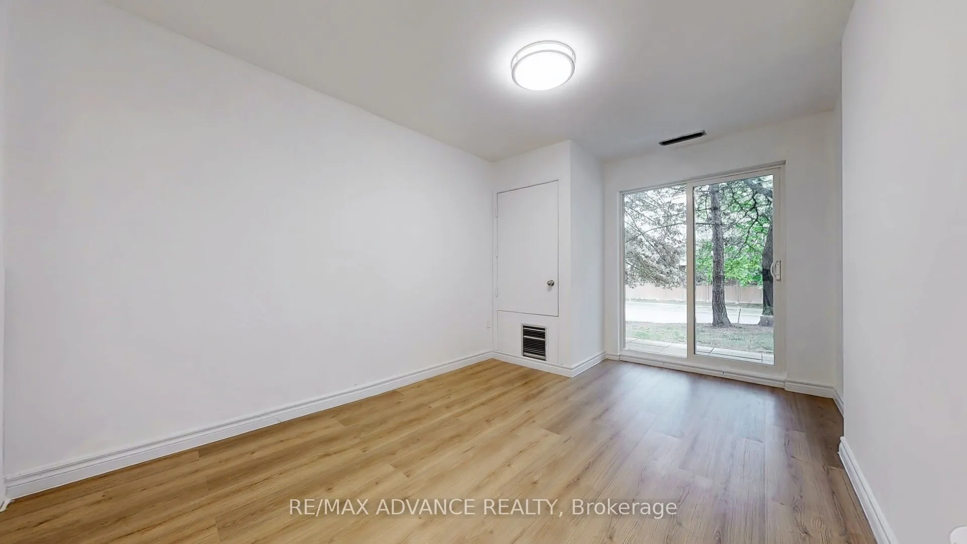 165 Cherokee Boulevard, #121