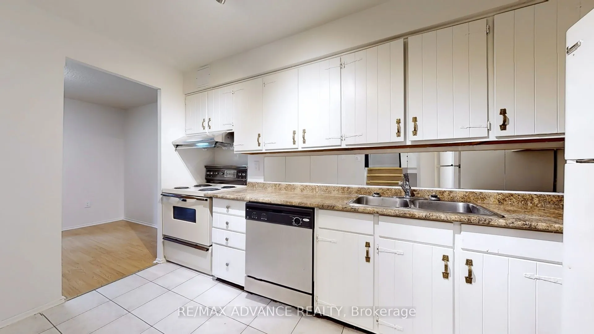165 Cherokee Boulevard, #121