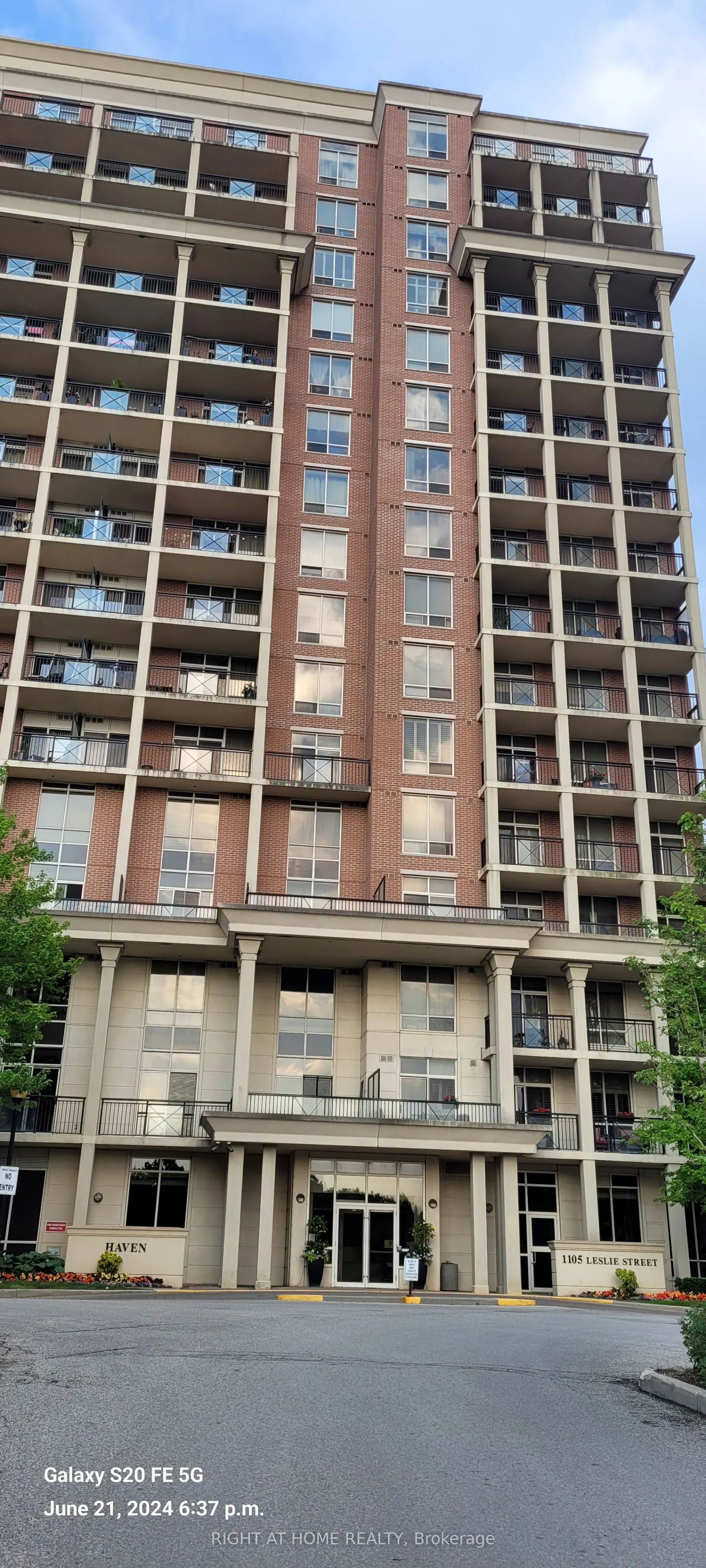 1105 Leslie Street, ##402