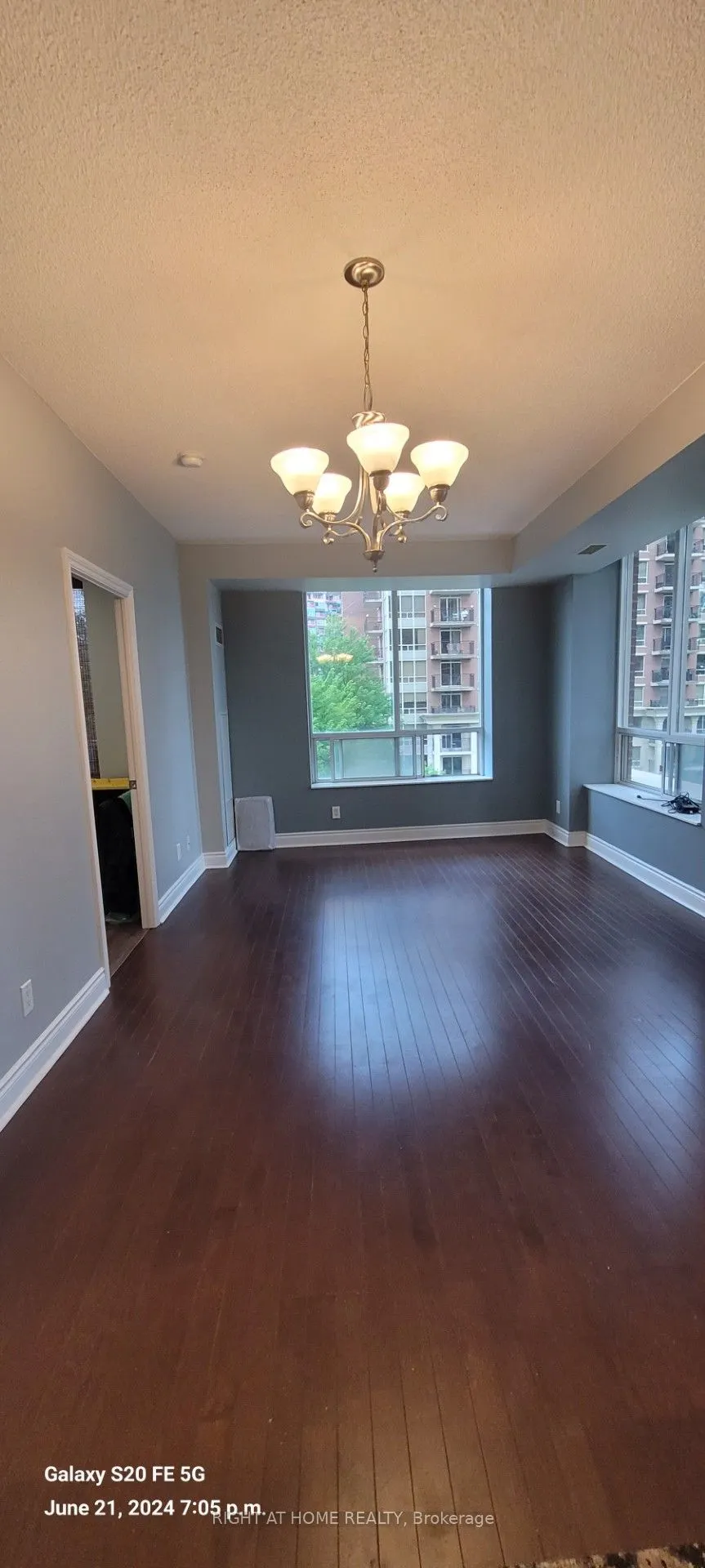 1105 Leslie Street, ##402