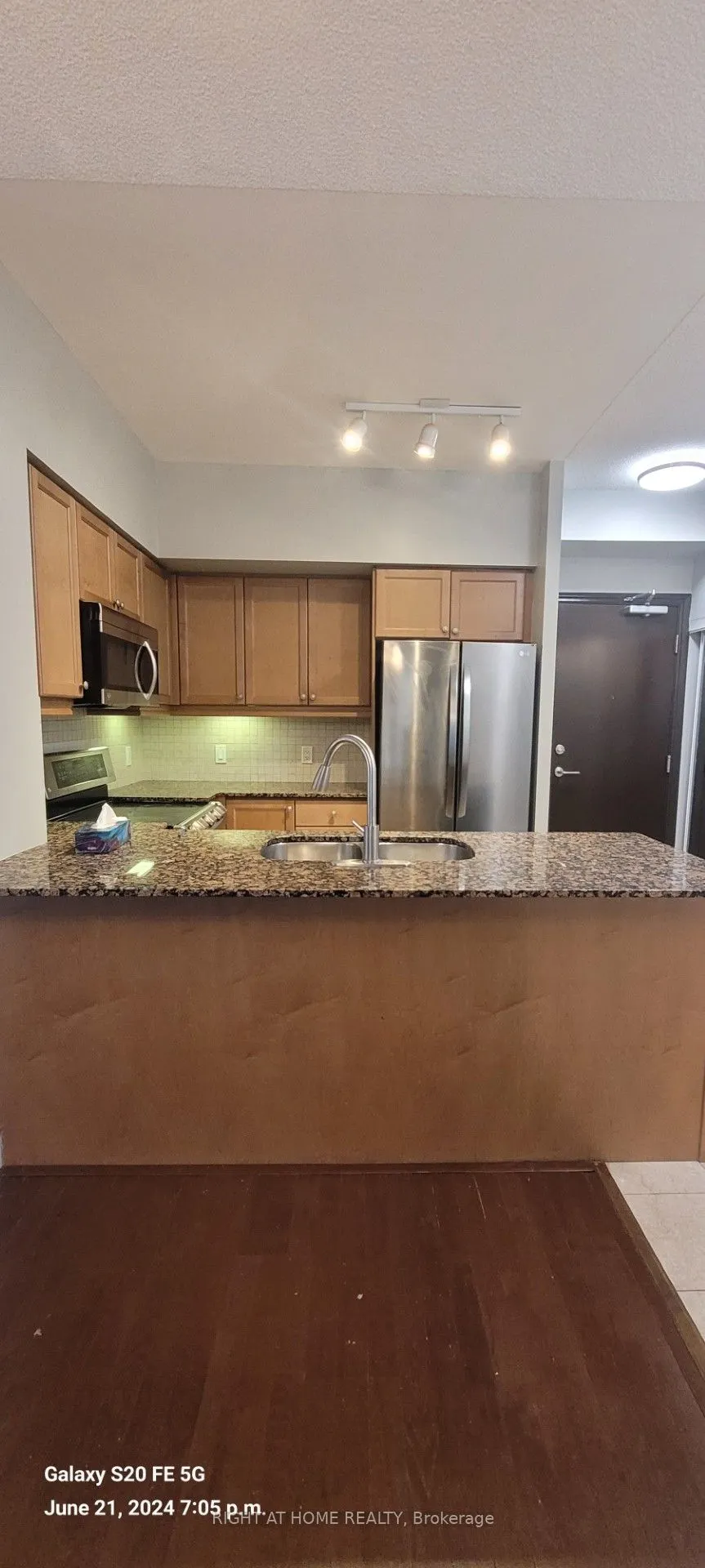 1105 Leslie Street, ##402