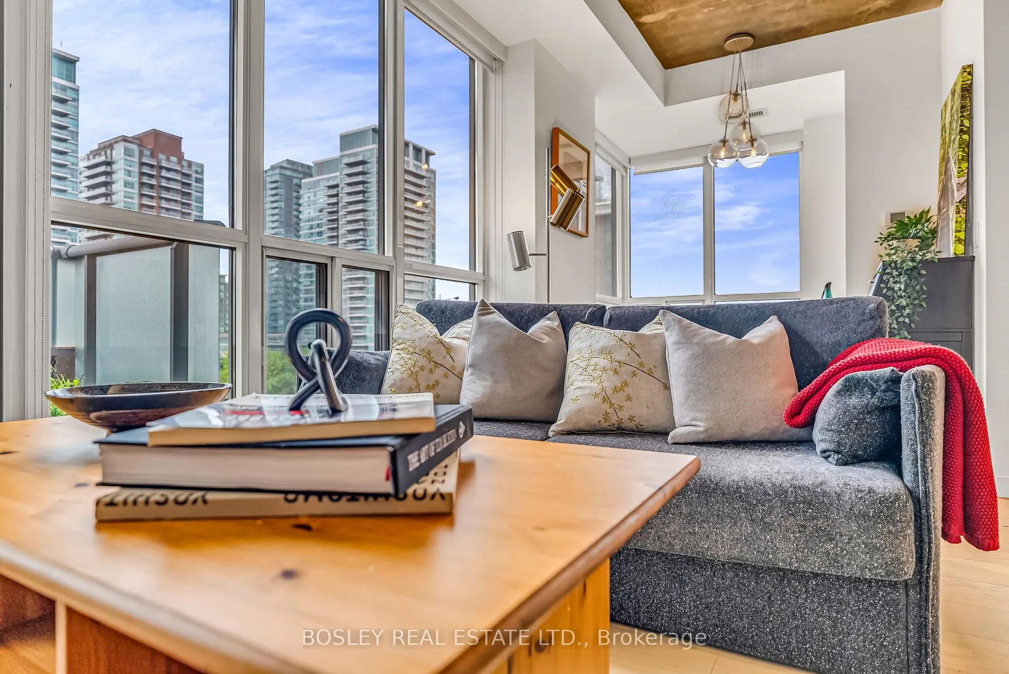1005 King Street W, #707