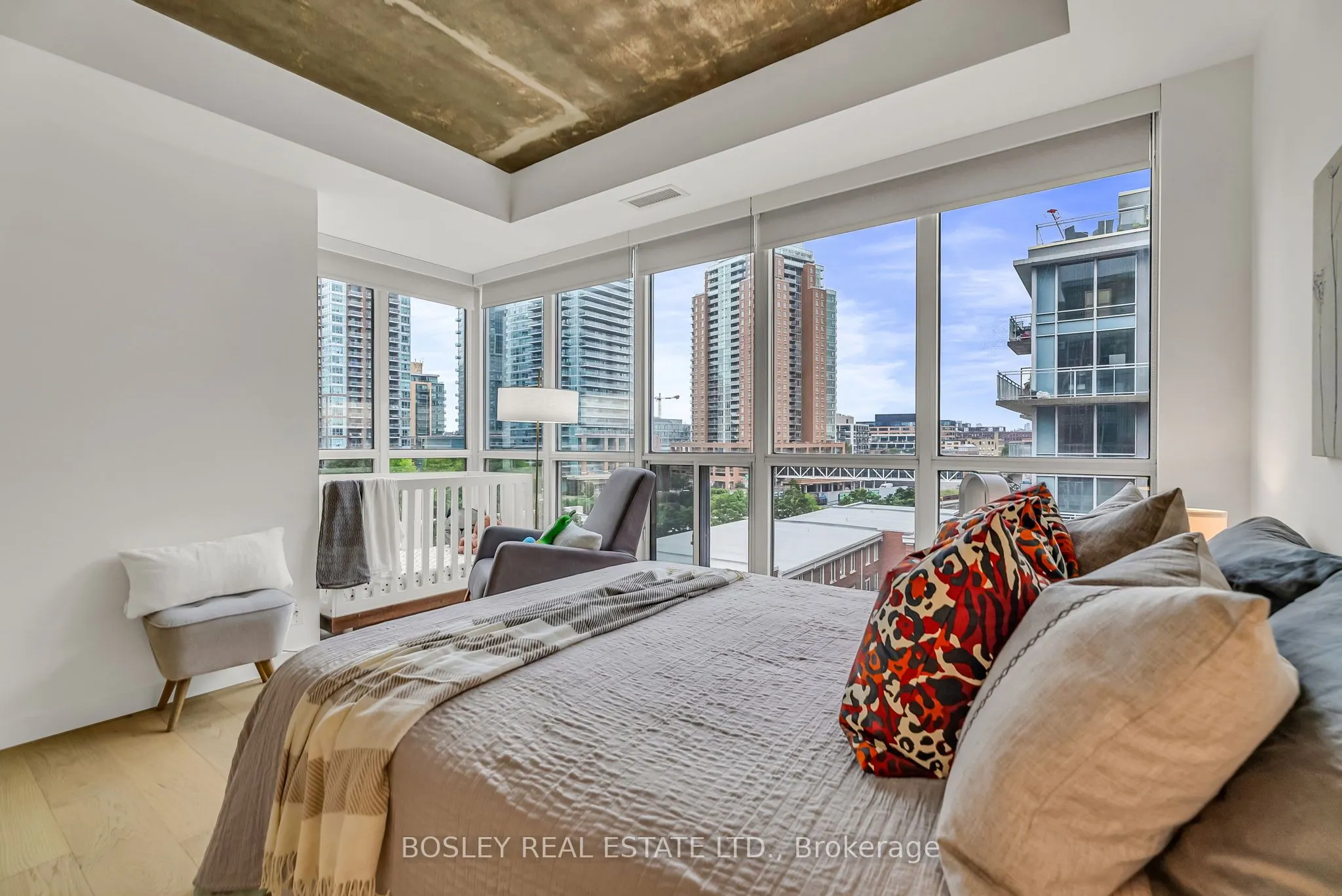 1005 King Street W, #707