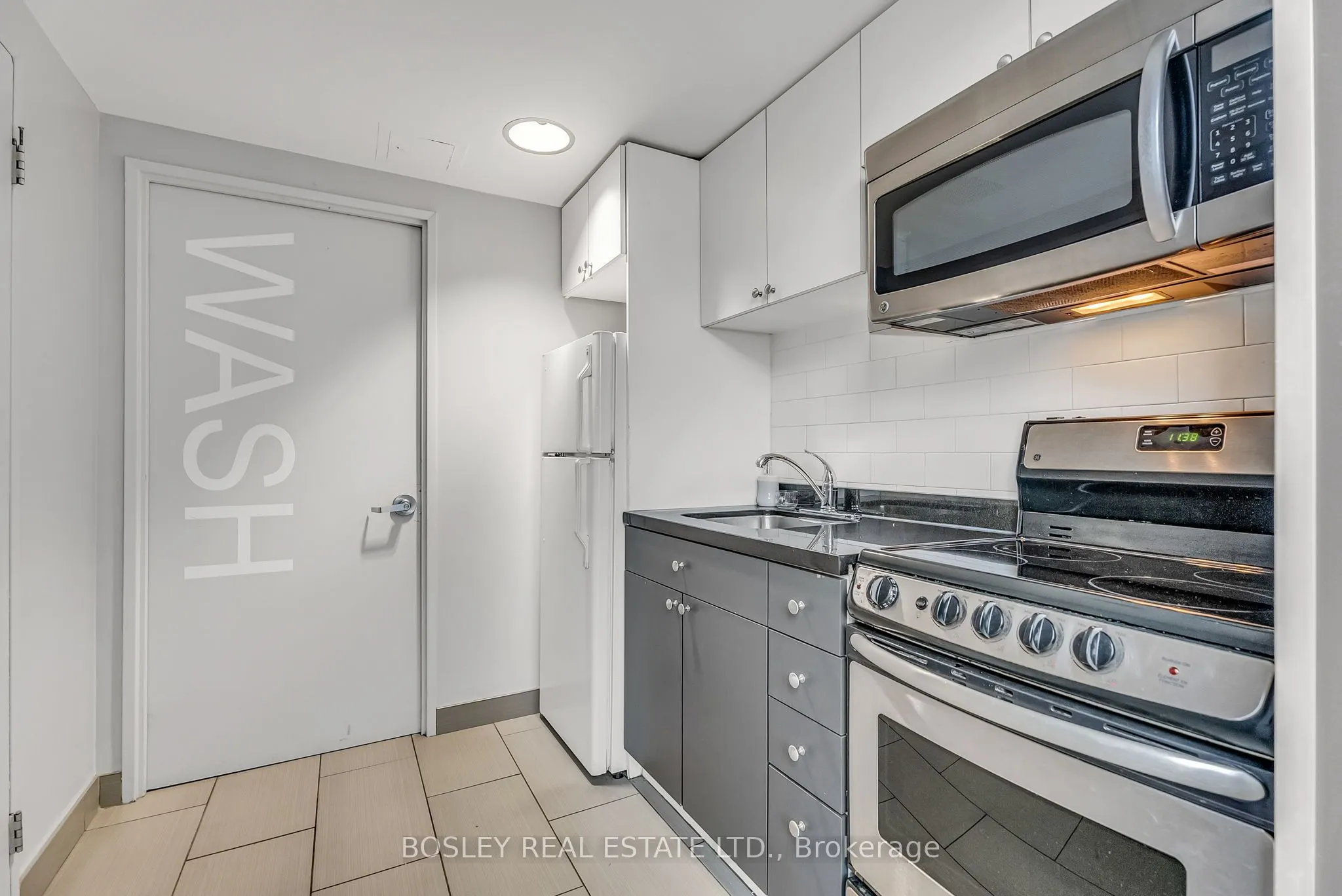 1005 King Street W, #707