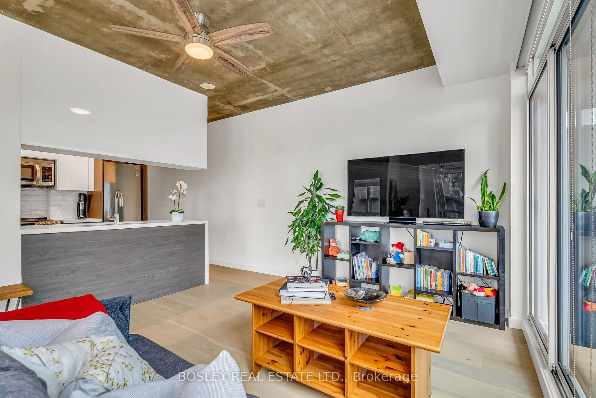 1005 King Street W, #707