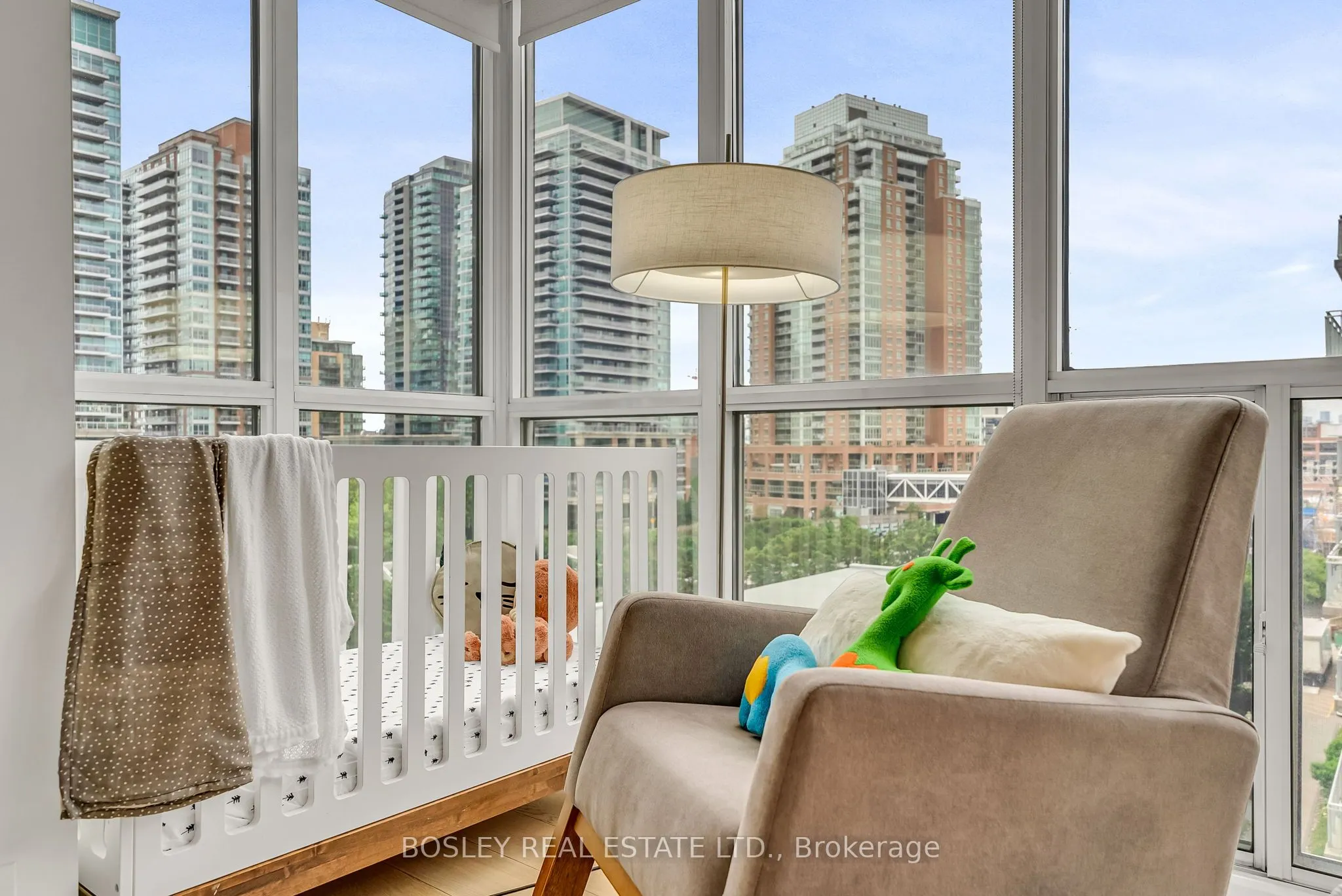 1005 King Street W, #707