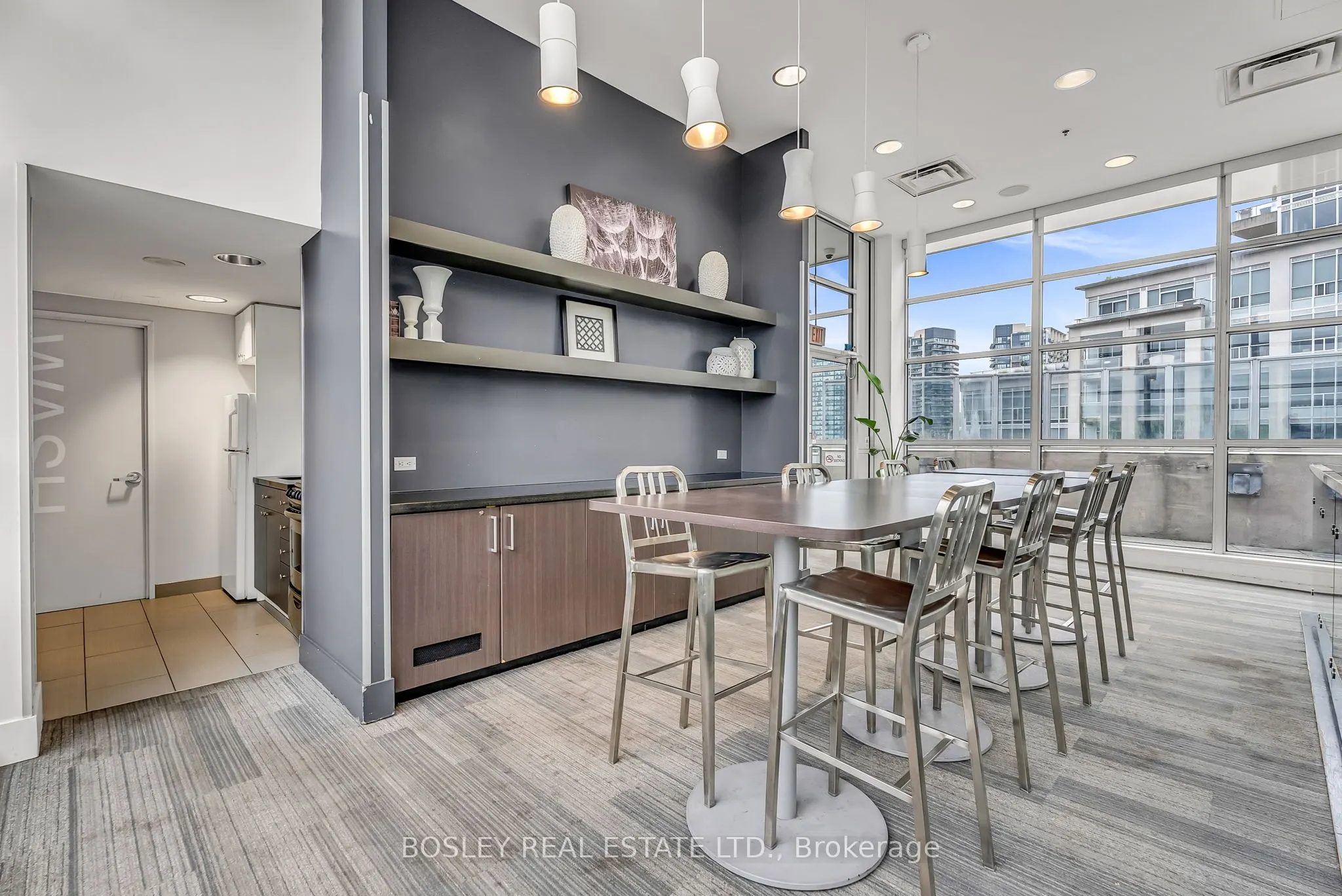 1005 King Street W, #707