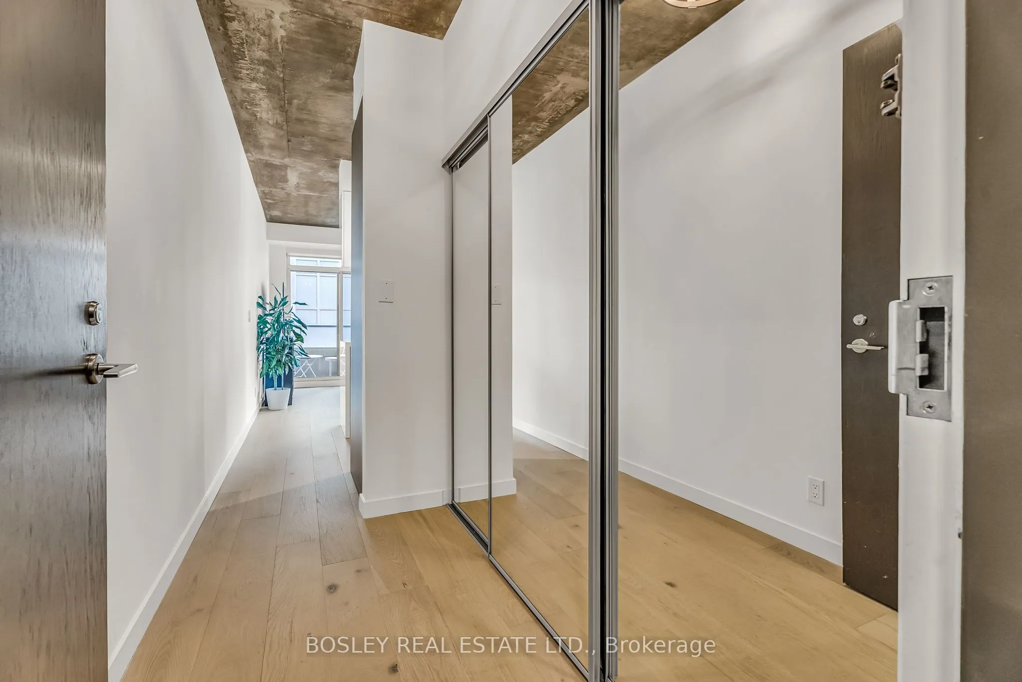 1005 King Street W, #707