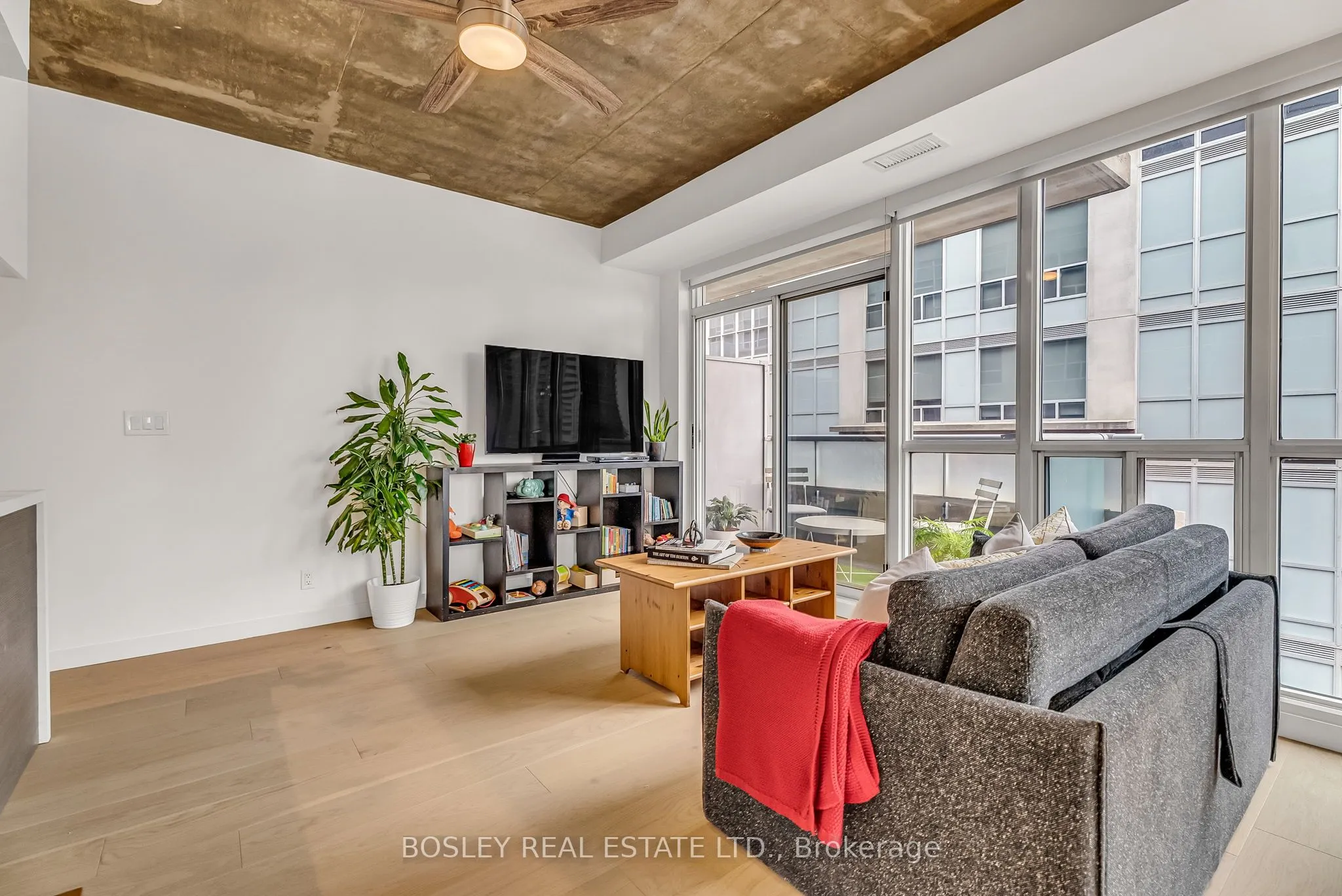 1005 King Street W, #707