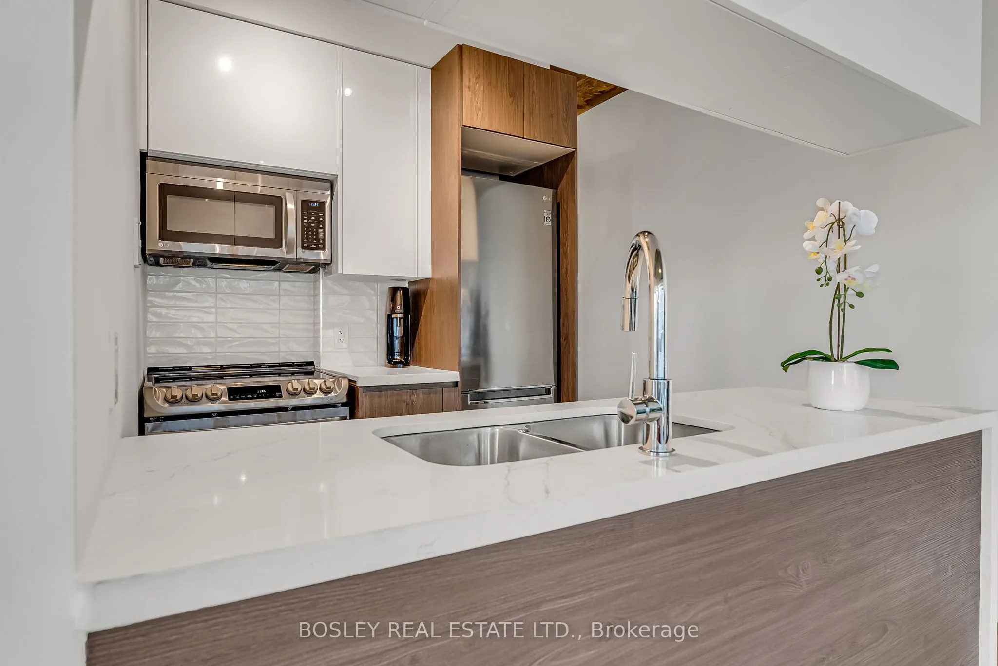 1005 King Street W, #707