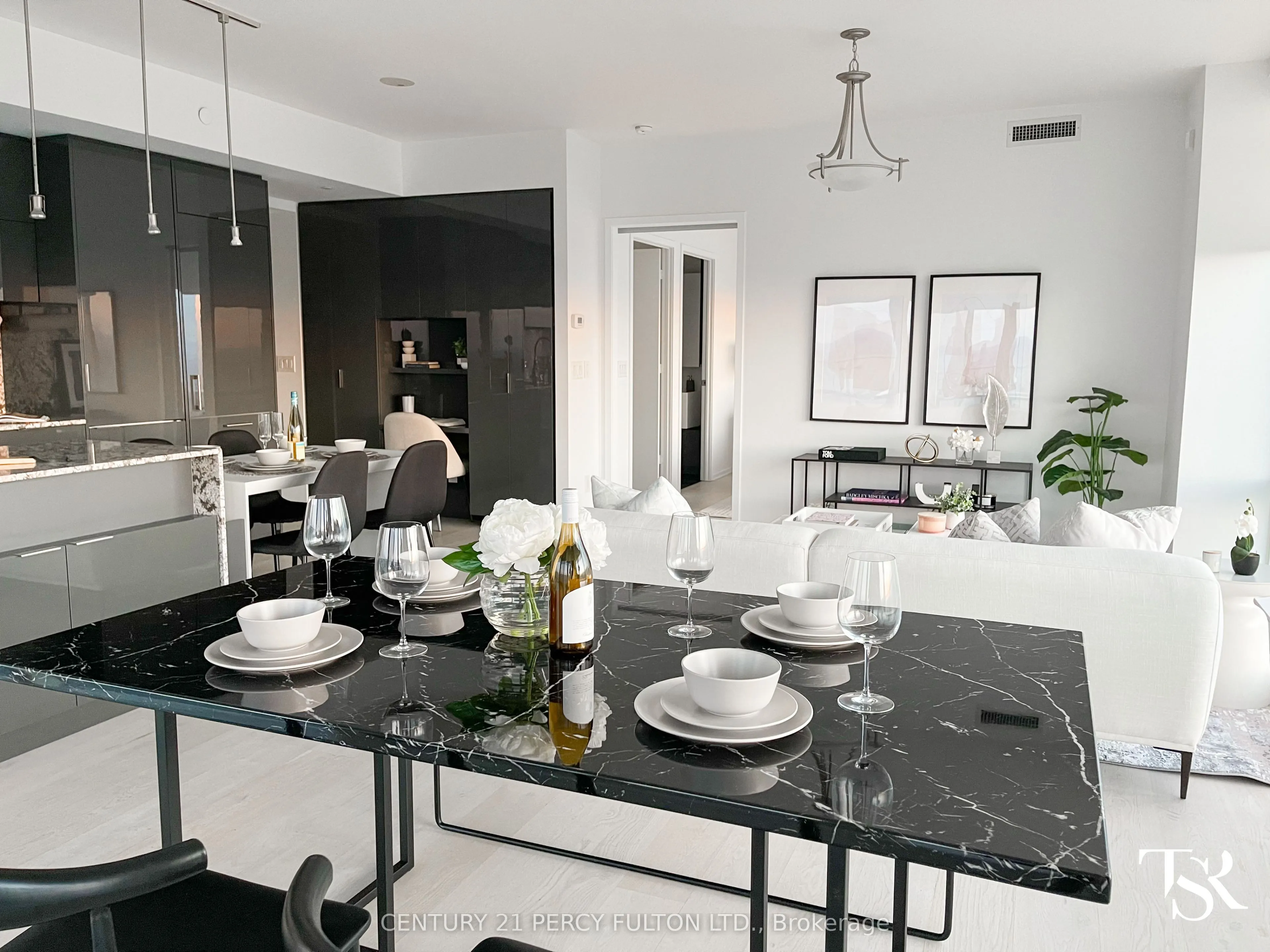 1 Bloor Street E, #7206