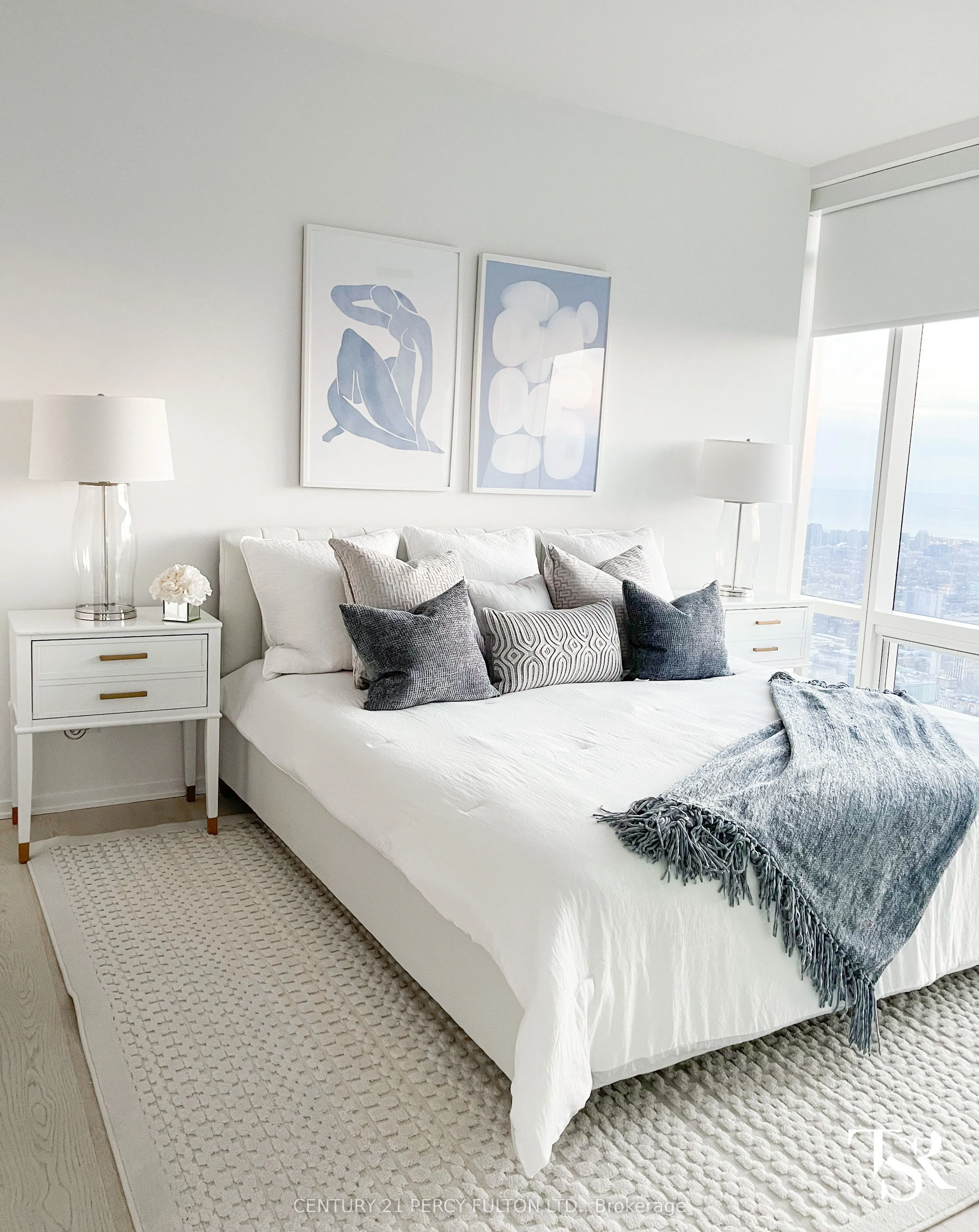 1 Bloor Street E, #7206