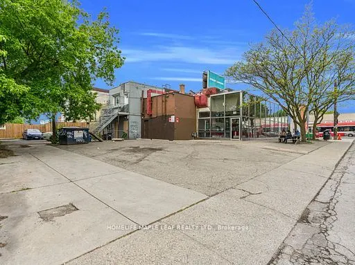 1471 Eglinton Avenue W