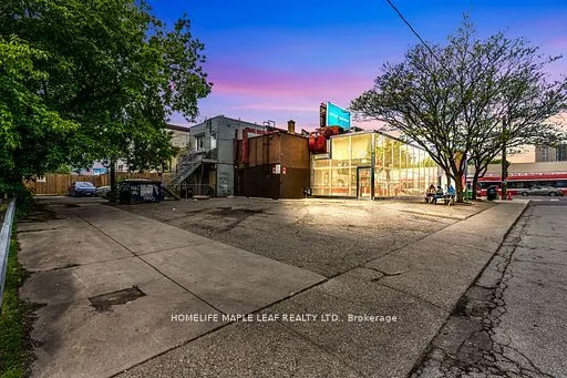 1471 Eglinton Avenue W