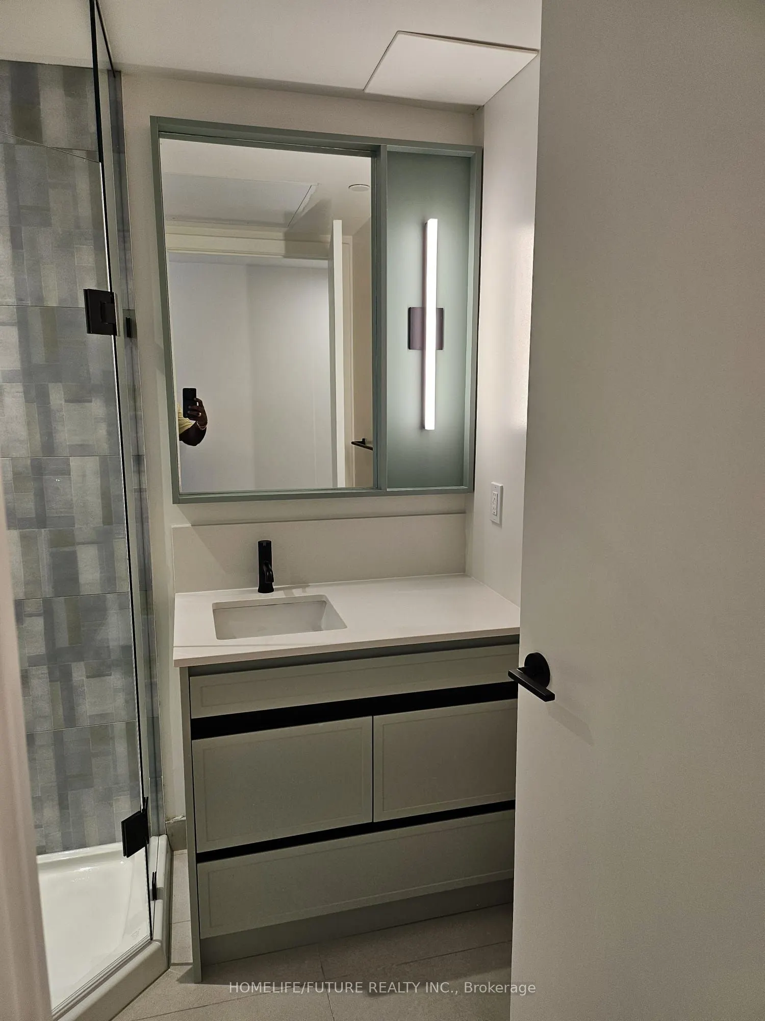 1200 Dundas Street, #207