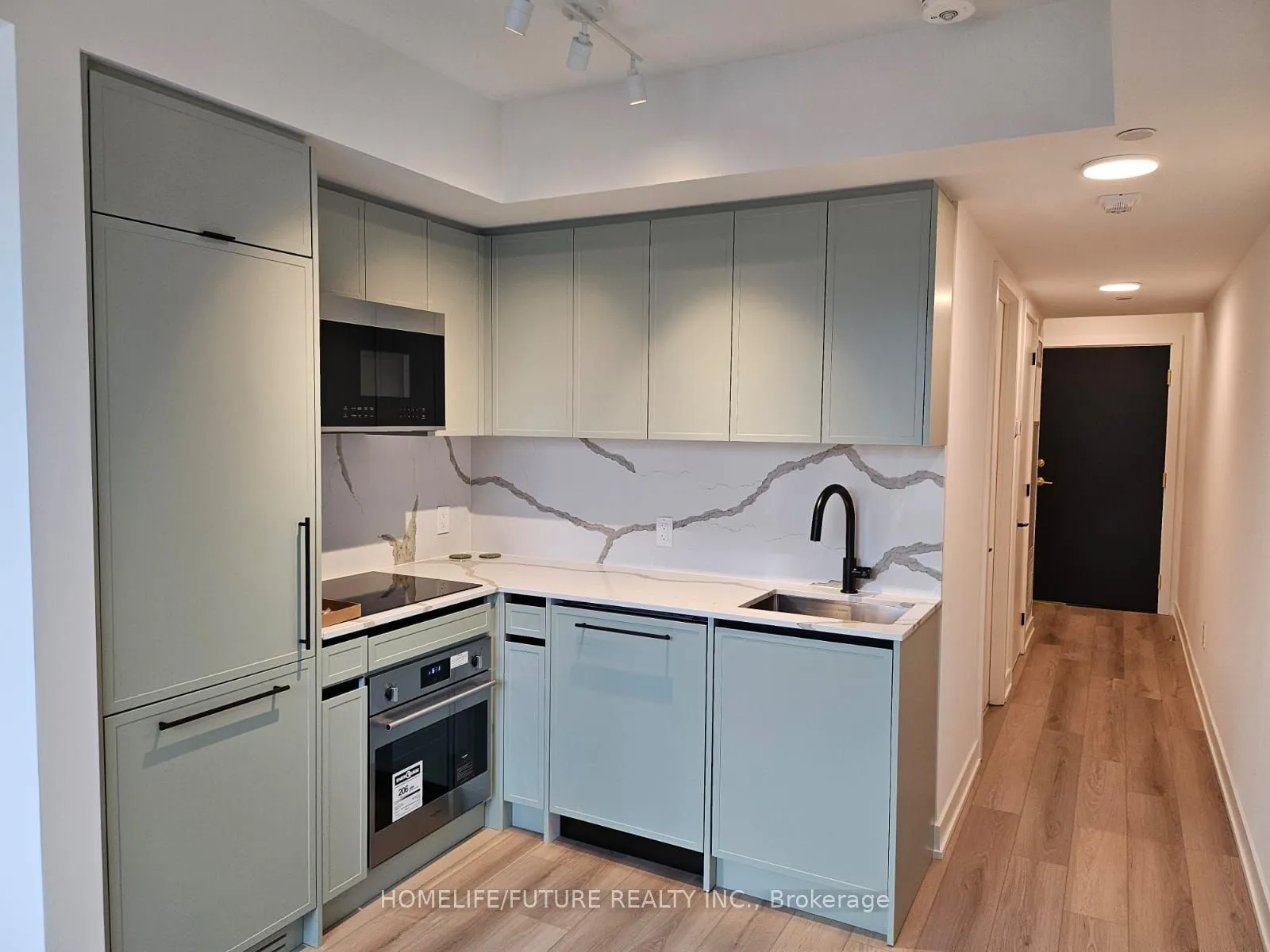 1200 Dundas Street, #207