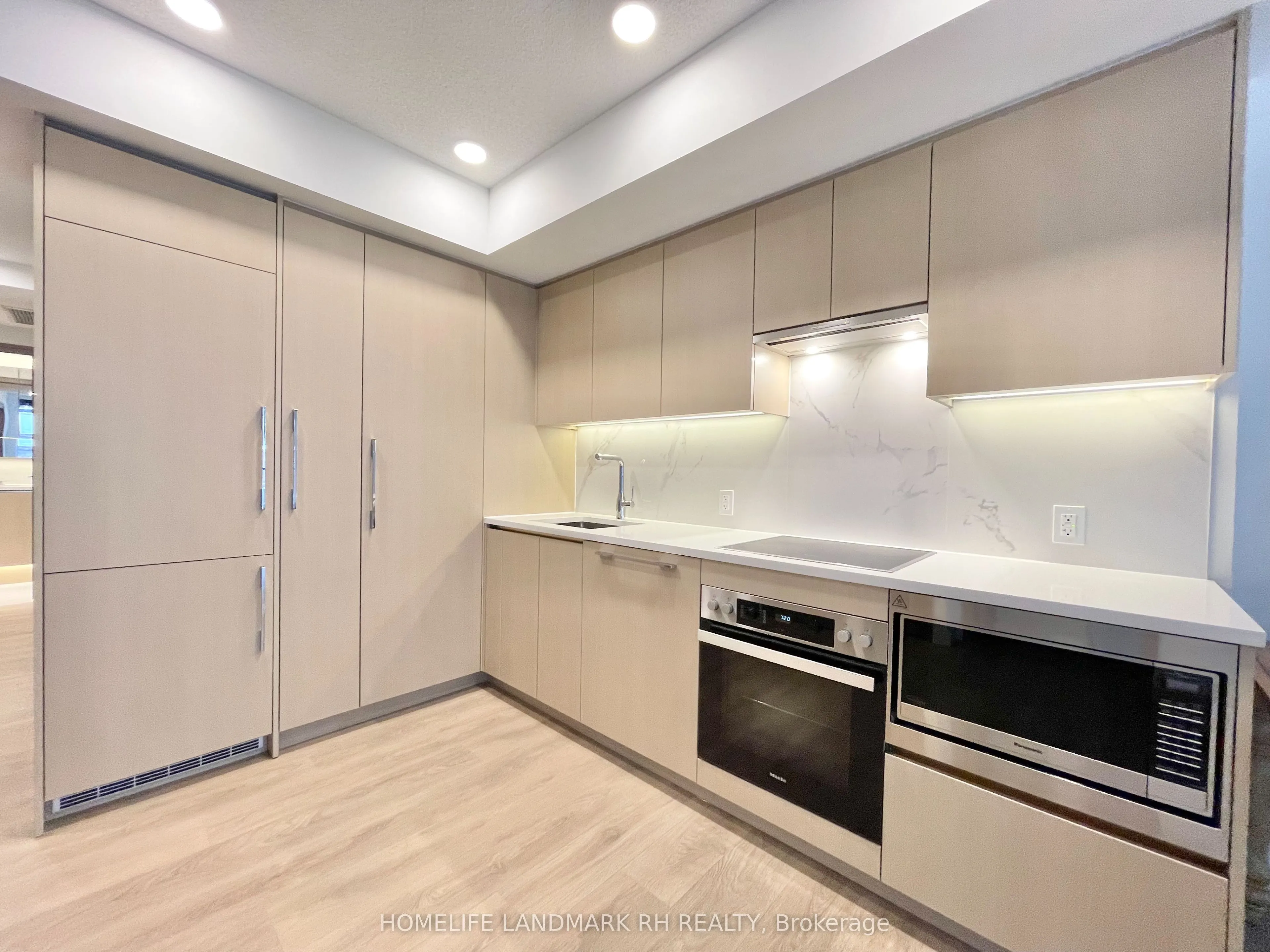 38 Widmer Street, #706