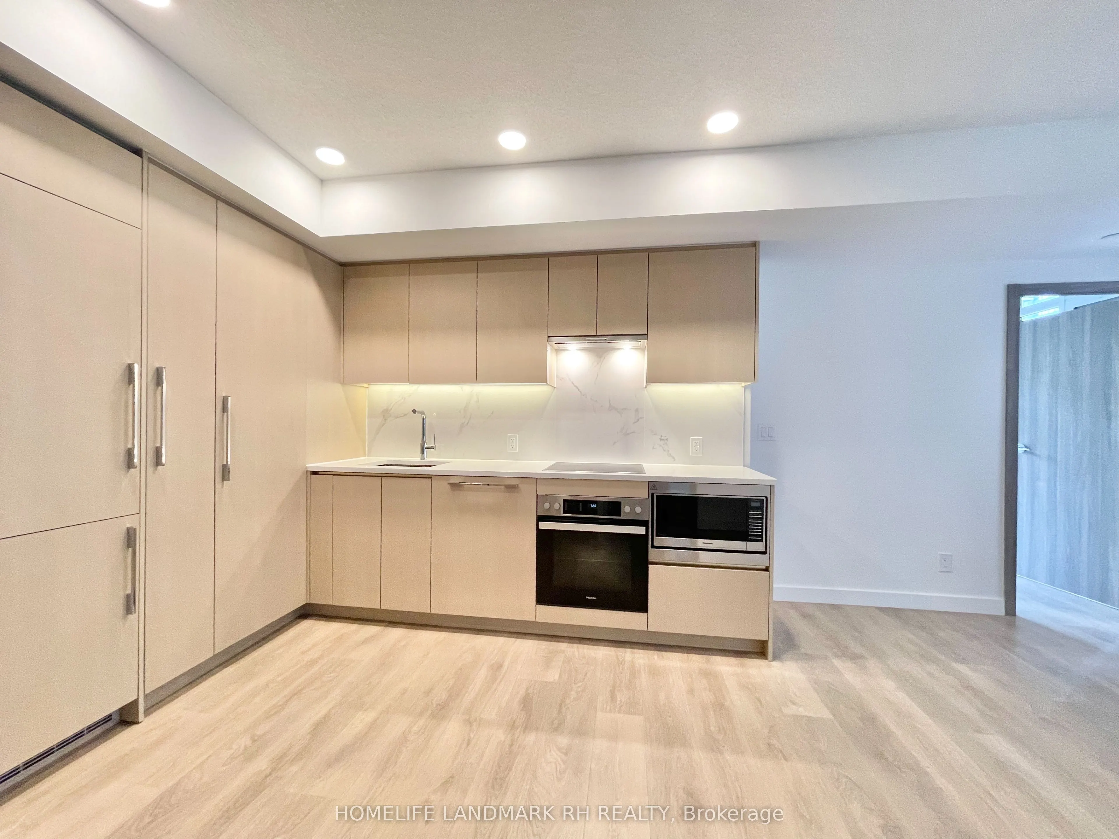 38 Widmer Street, #706
