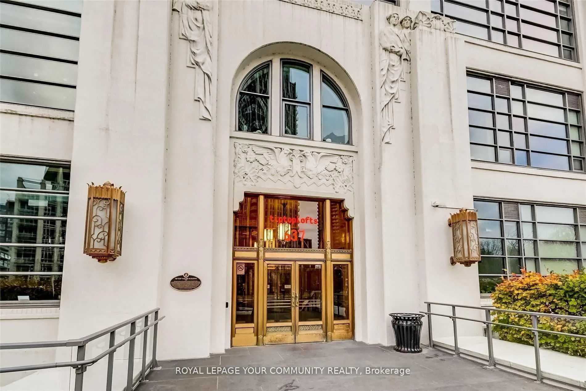 637 Lake Shore Boulevard, #208