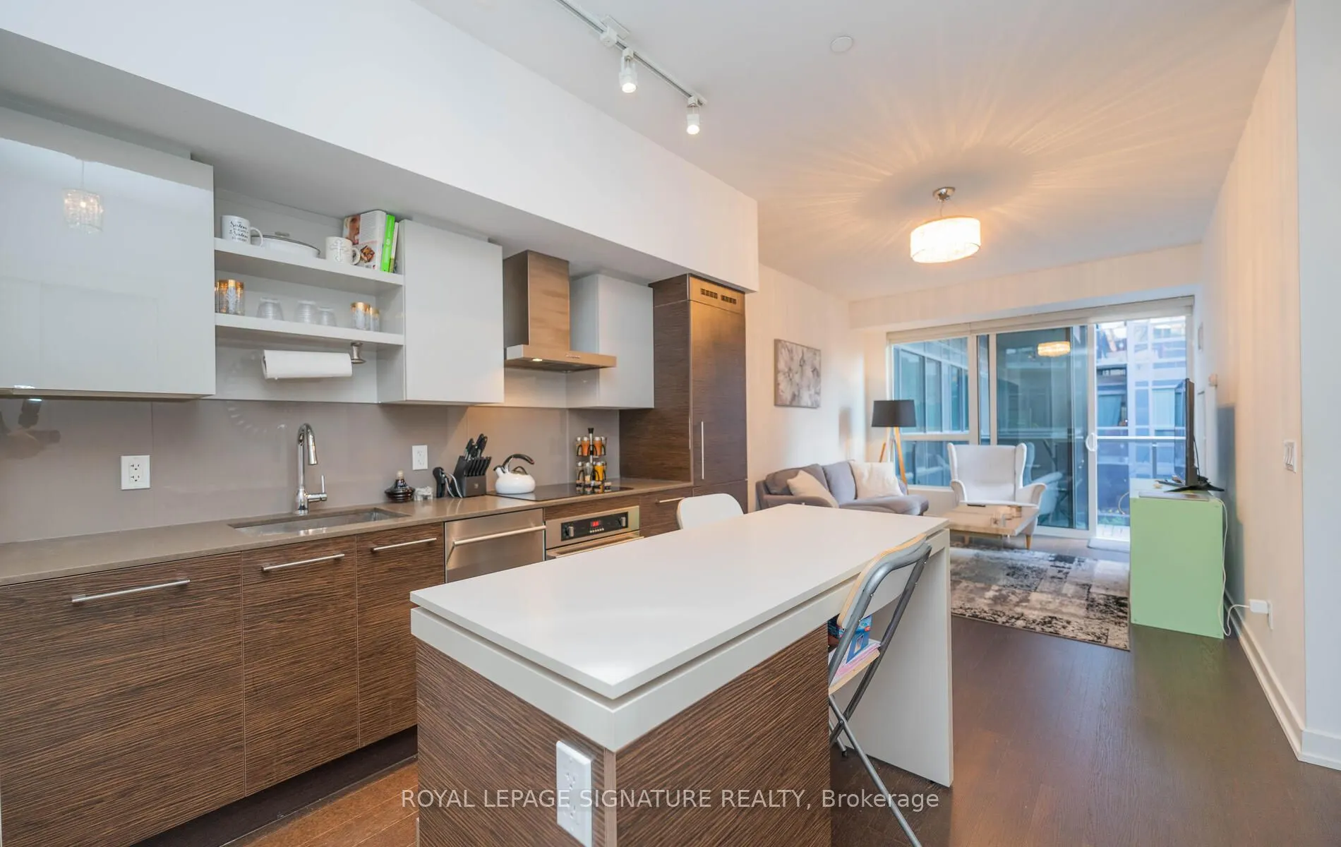 1030 King Street W, #456