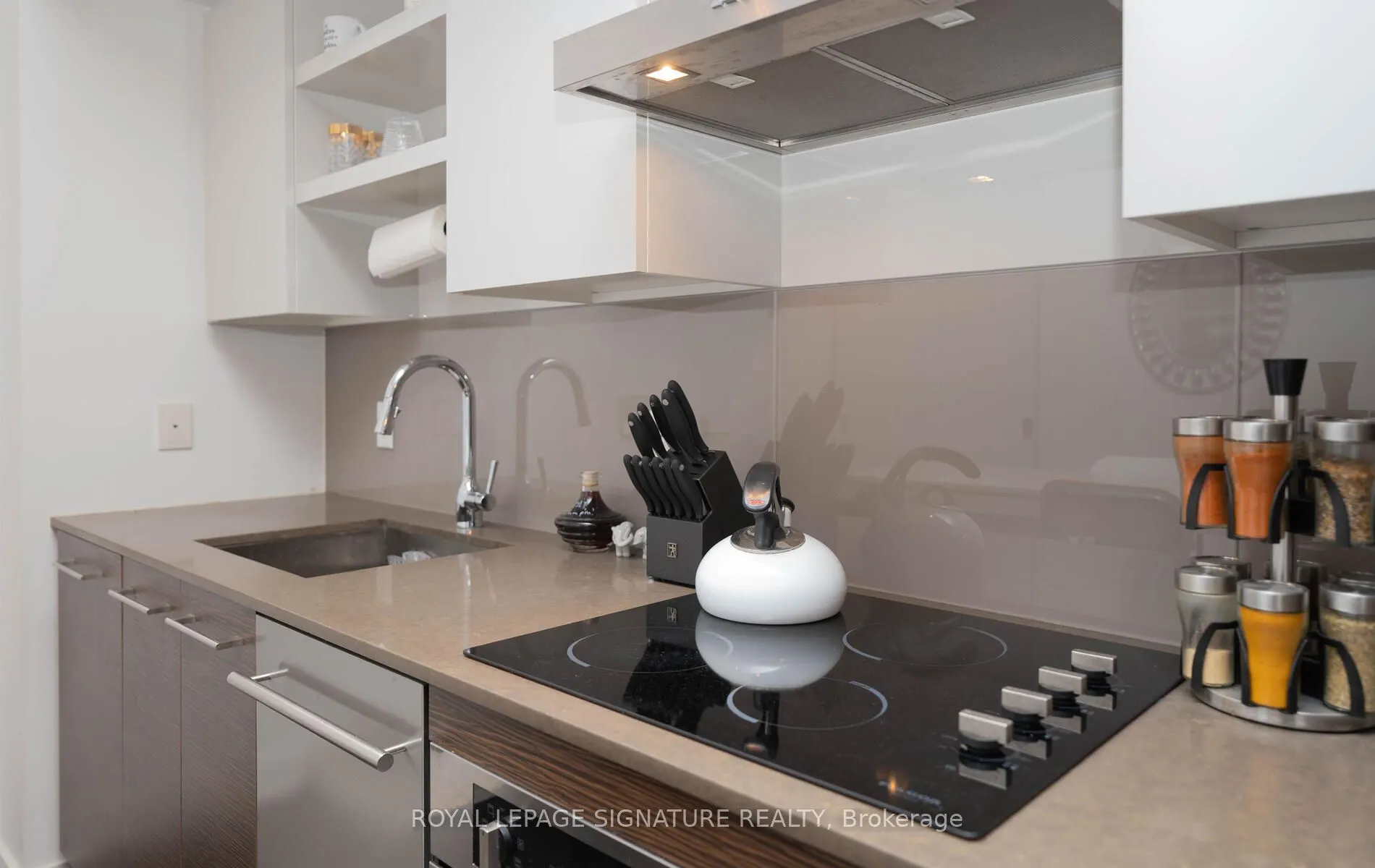1030 King Street W, #456