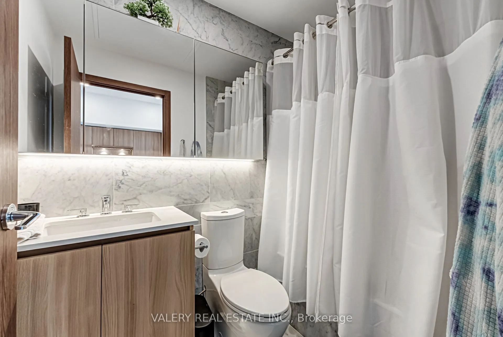17 Bathurst Street, #4516